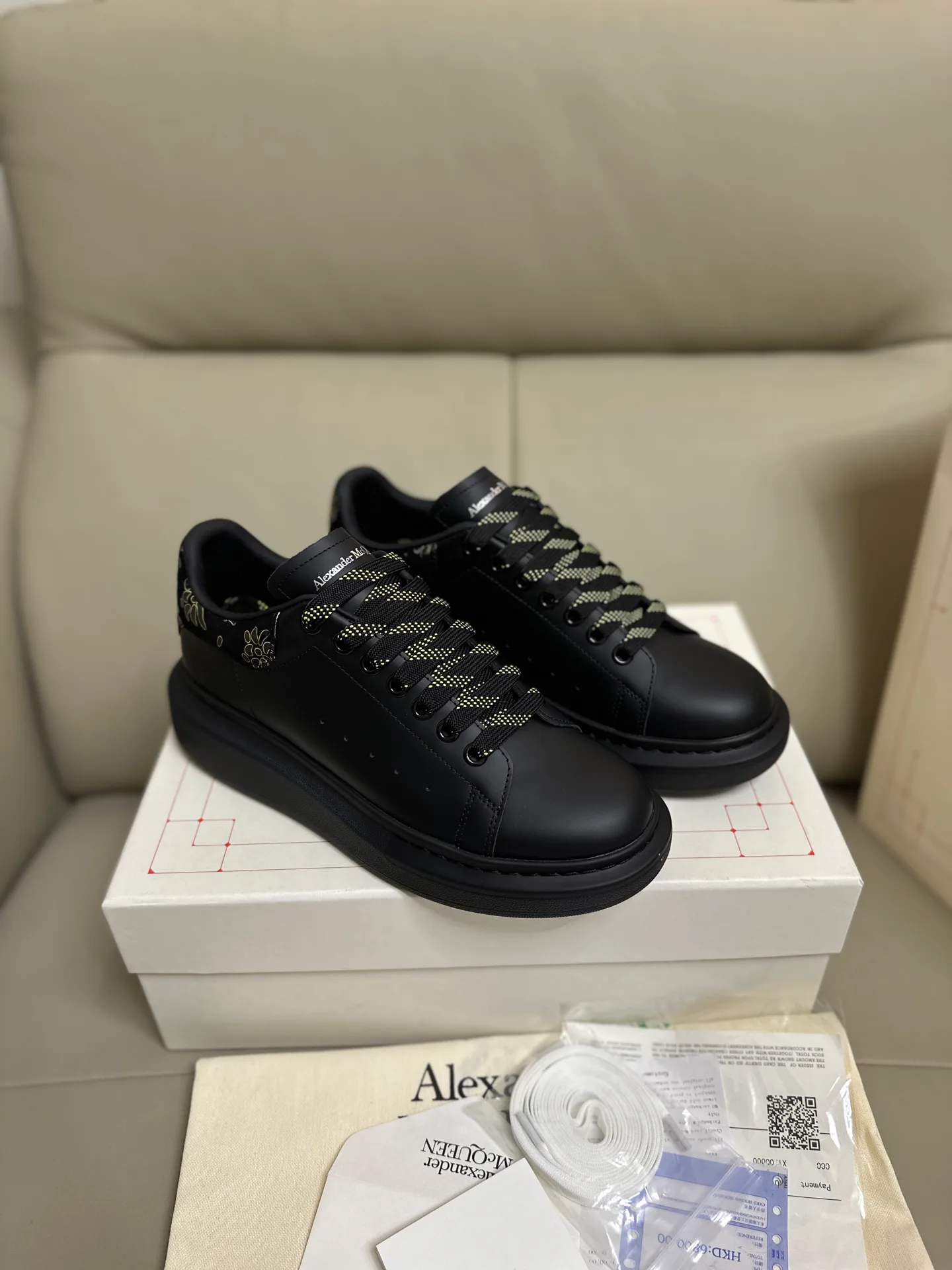Кроссовки Женские Alexander Mcqueen 18616712