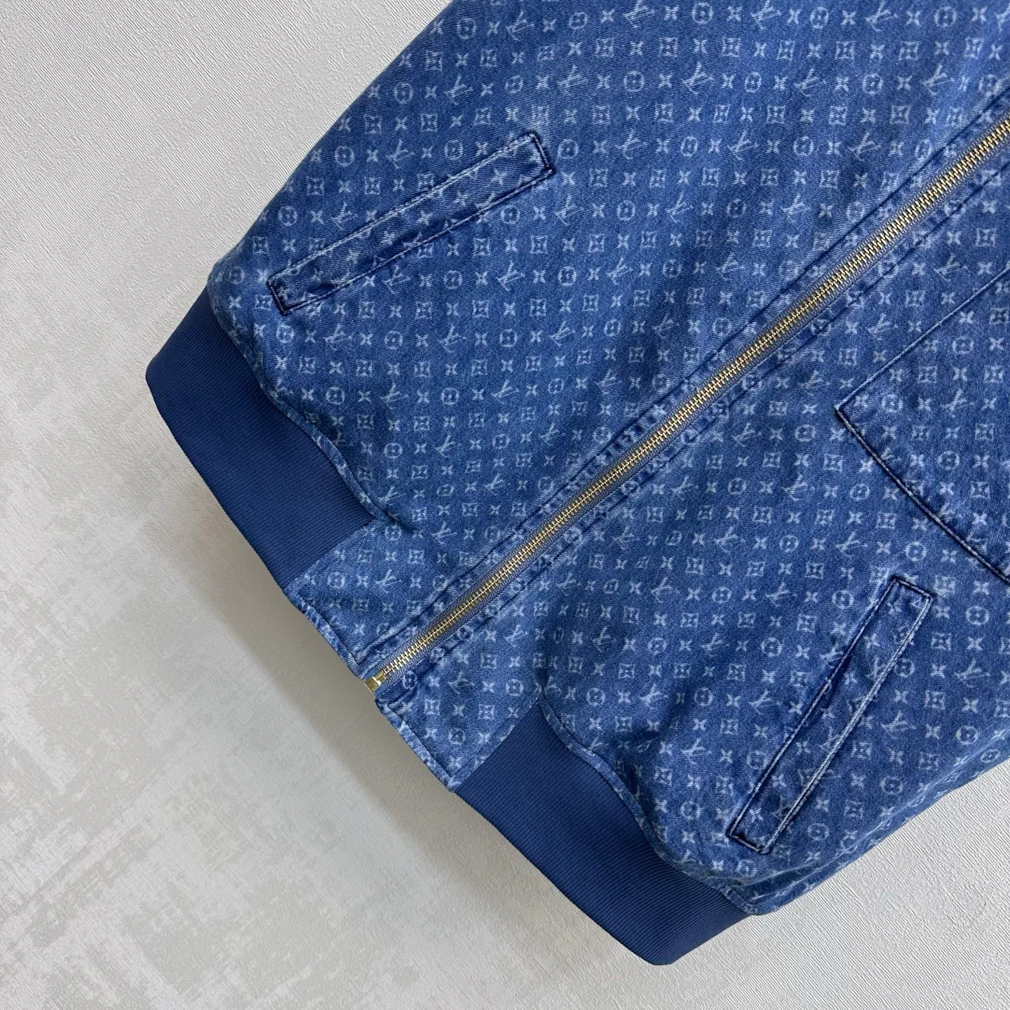 Women's Vests LOUIS VUITTON 17638634