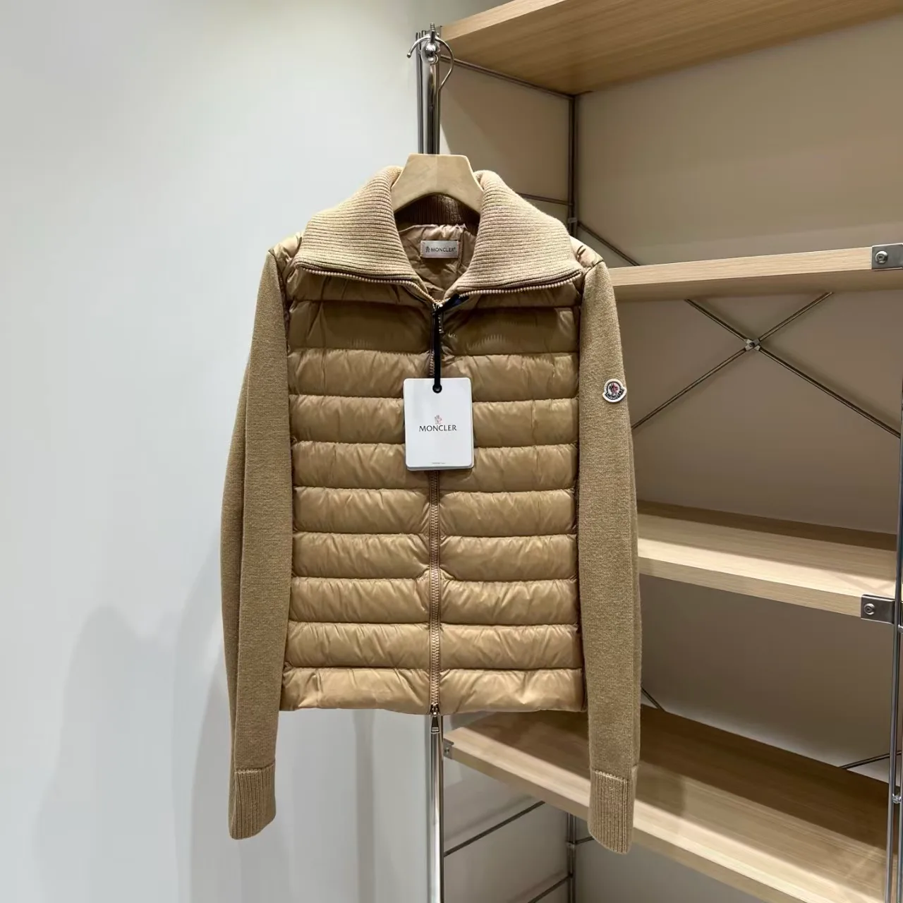 Women's Jackets And Down Jackets MONCLER 18131417
