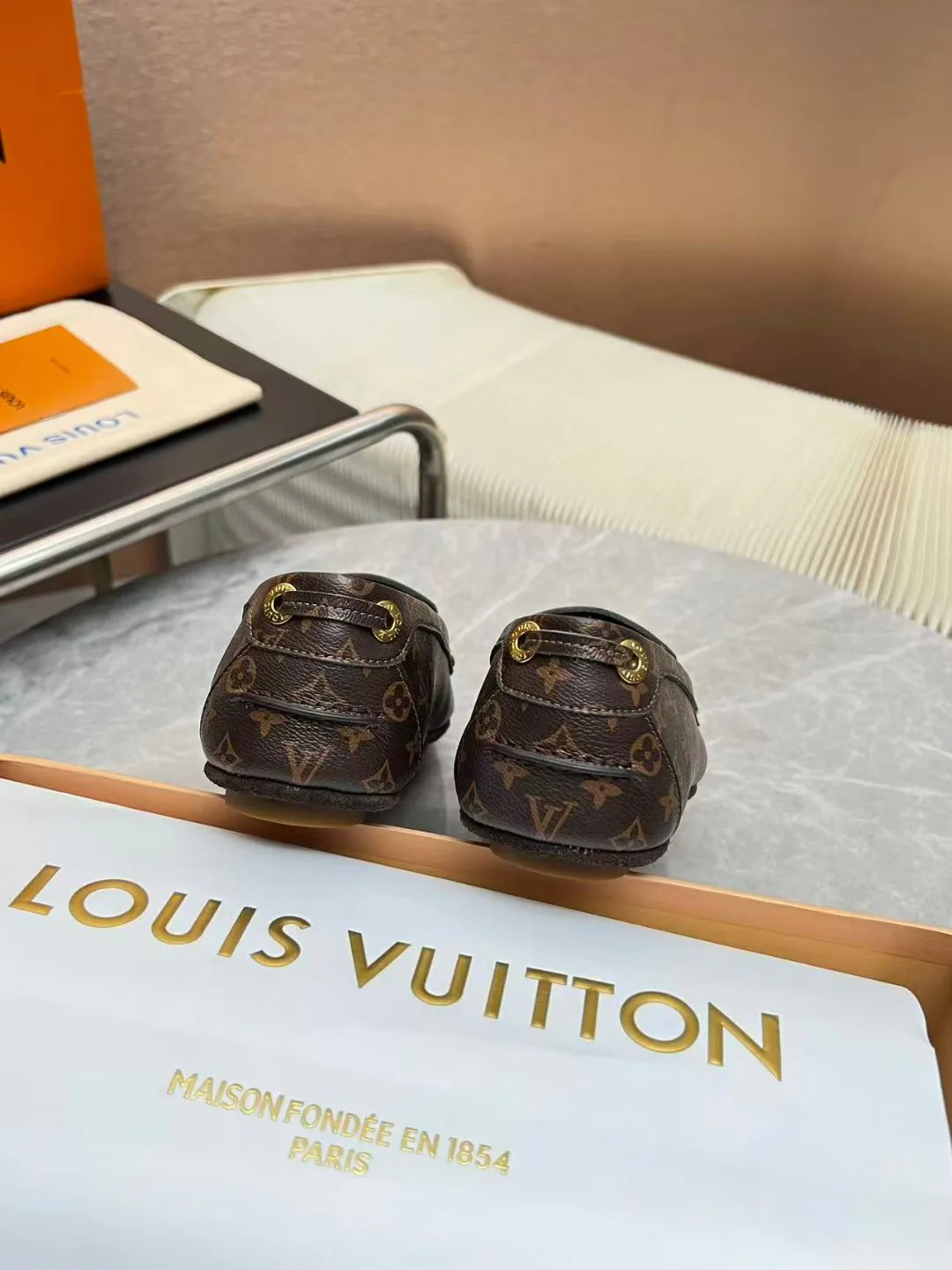 Women's Loafers And Moccasins LOUIS VUITTON 18104769