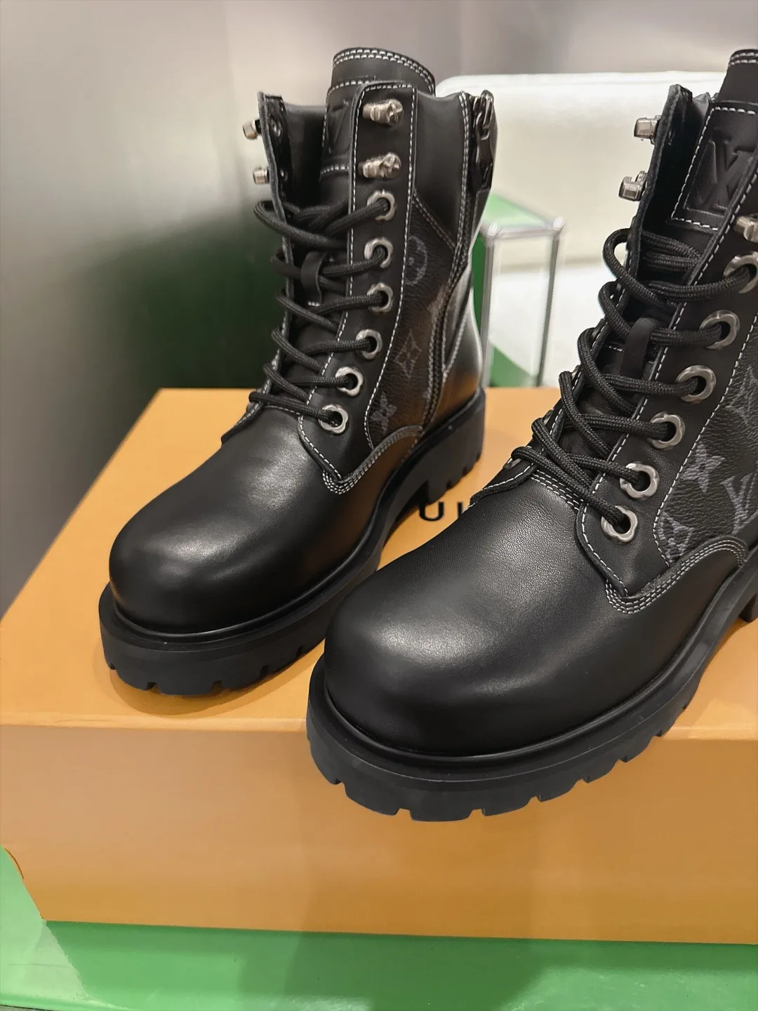 Women's Ankle Boots LOUIS VUITTON 18286123