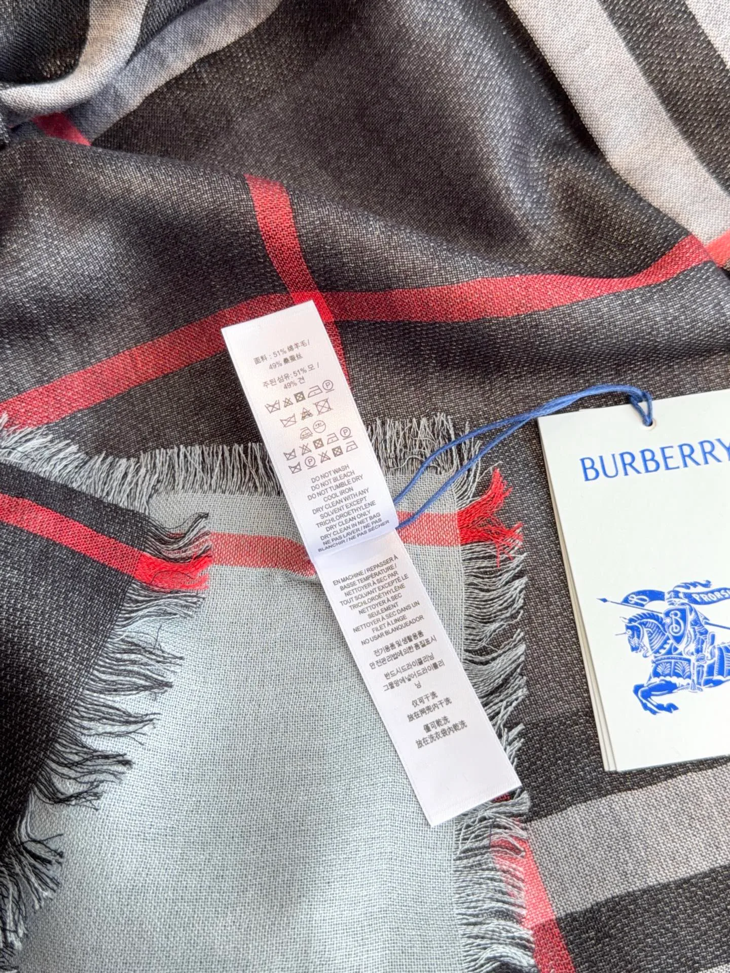 Scarves BURBERRY 18401187