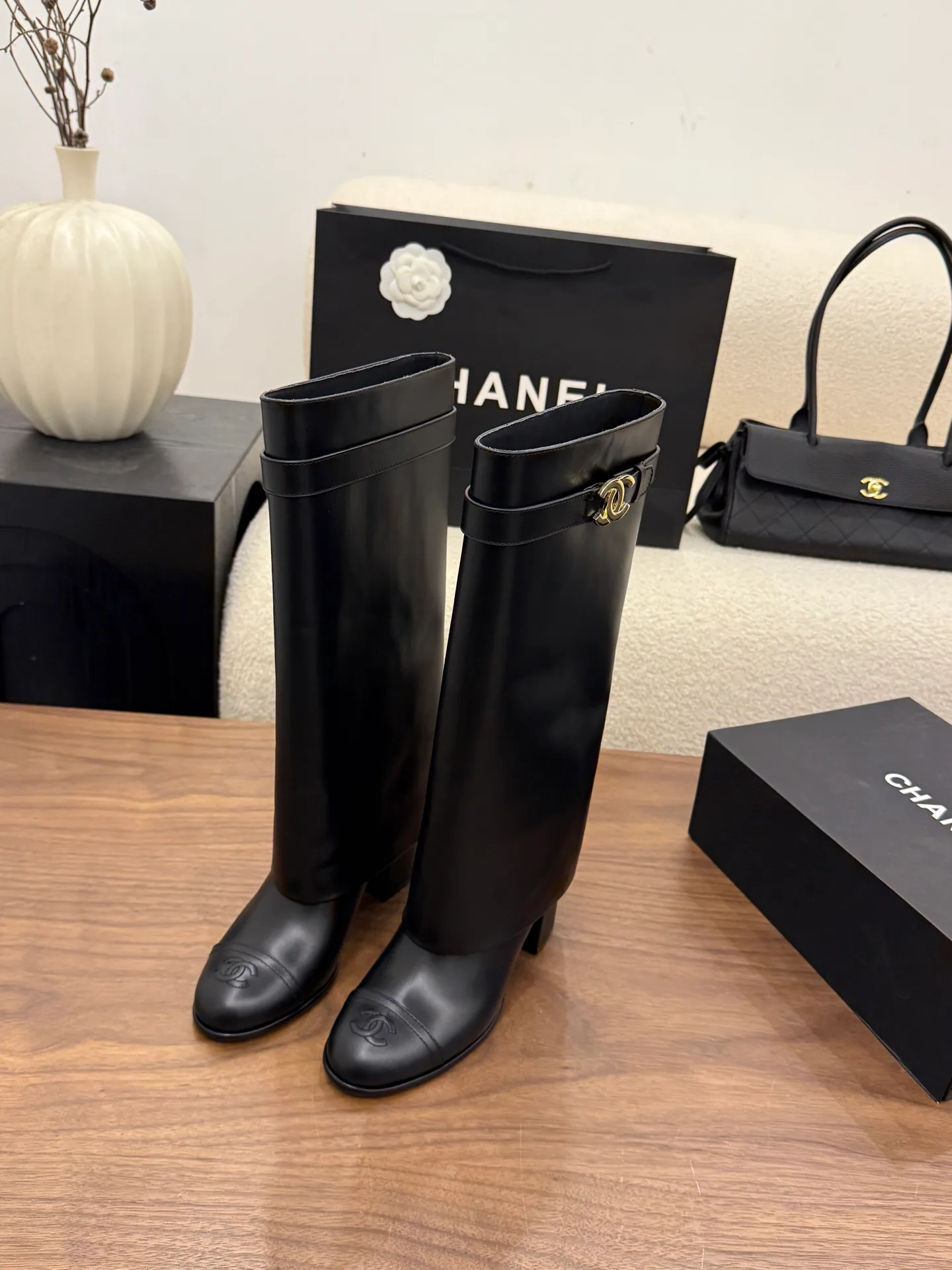 Women's Boots CHANEL 18370226