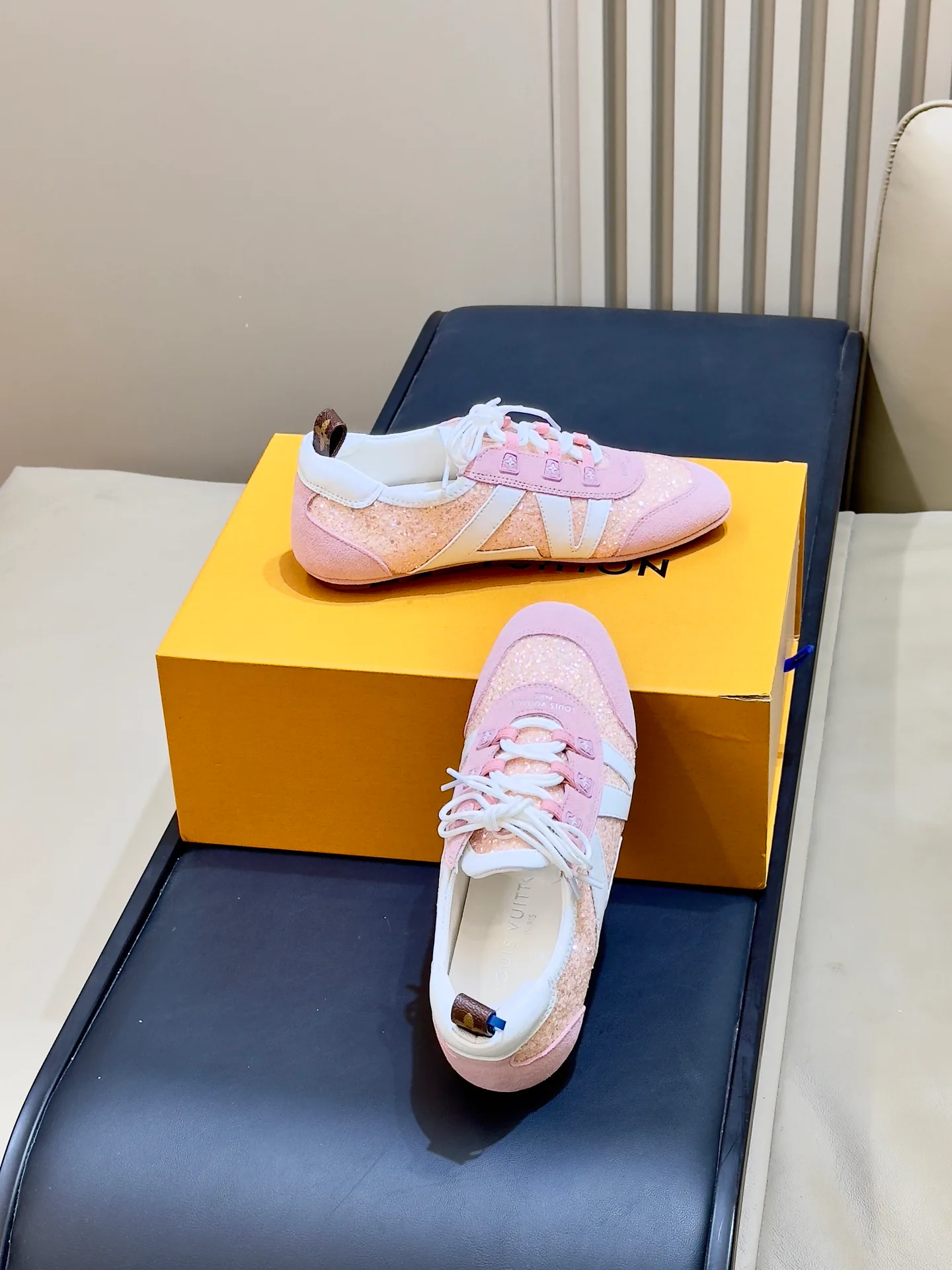 Women's Sneakers LOUIS VUITTON 17480200