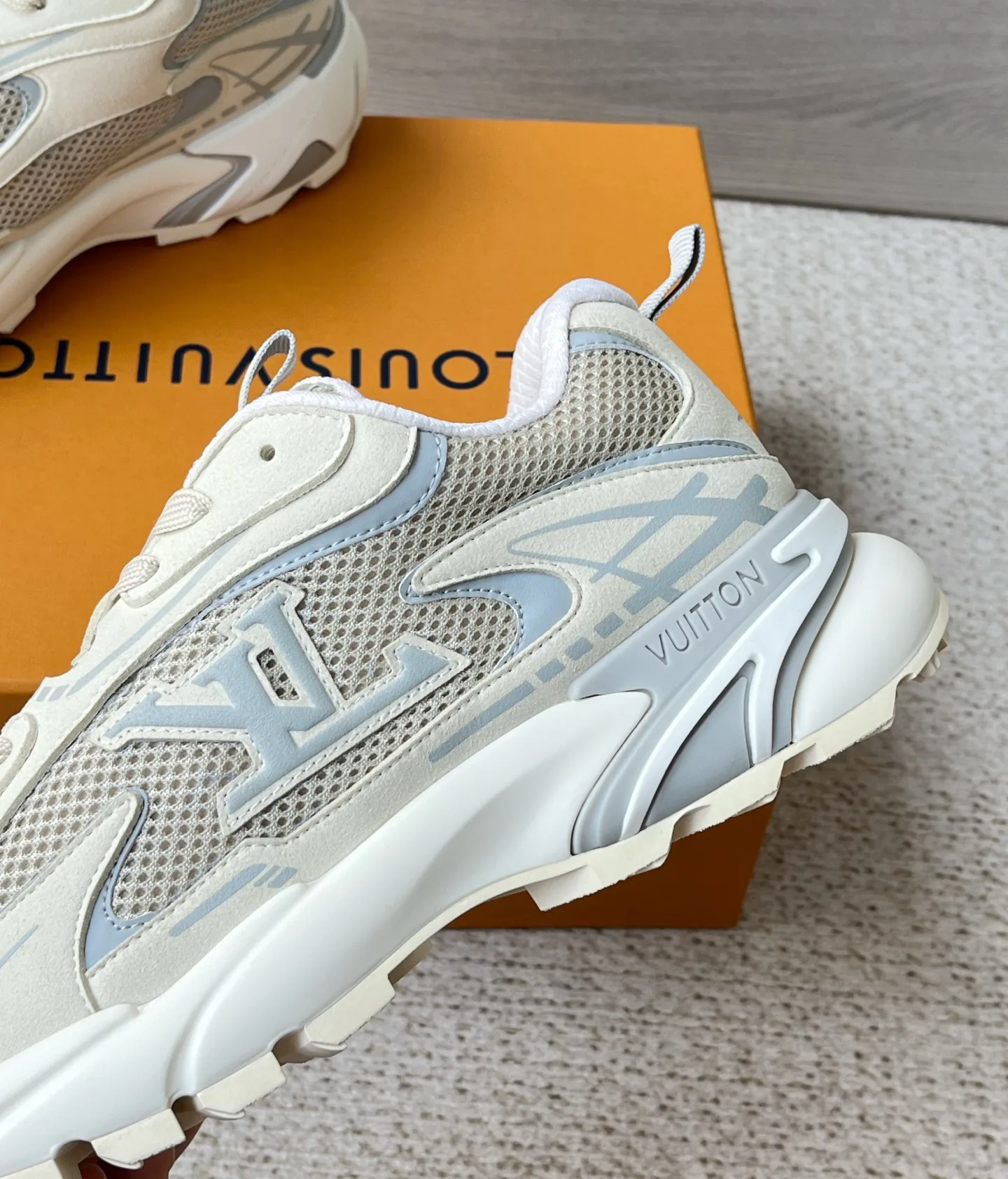 Men's Sneakers LOUIS VUITTON 17972102