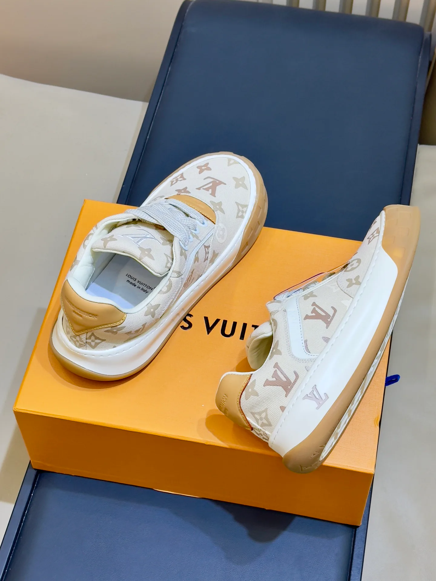 Men's Sneakers LOUIS VUITTON 18073515