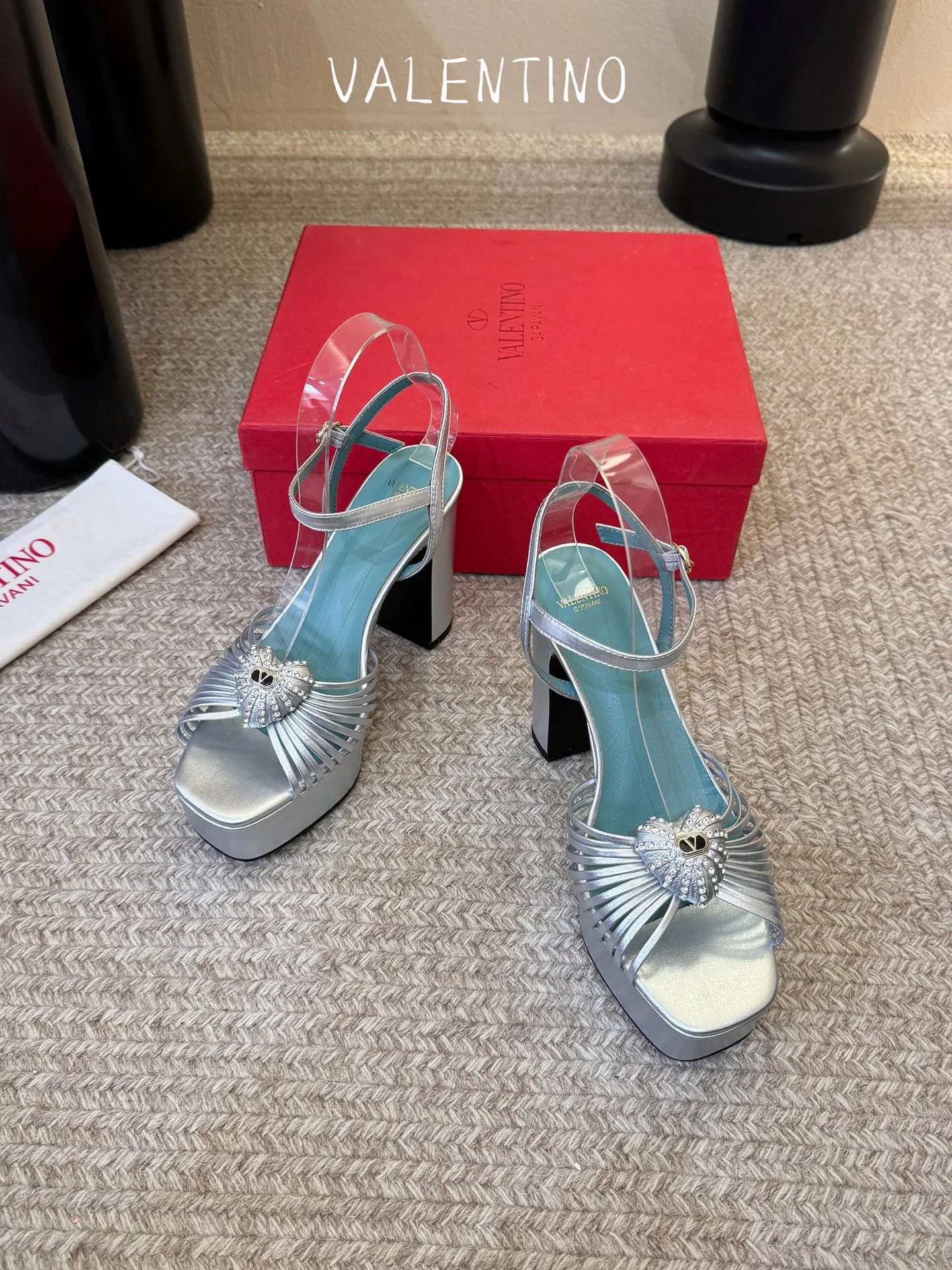 Women's Open-Toe Sandals VALENTINO 17396954