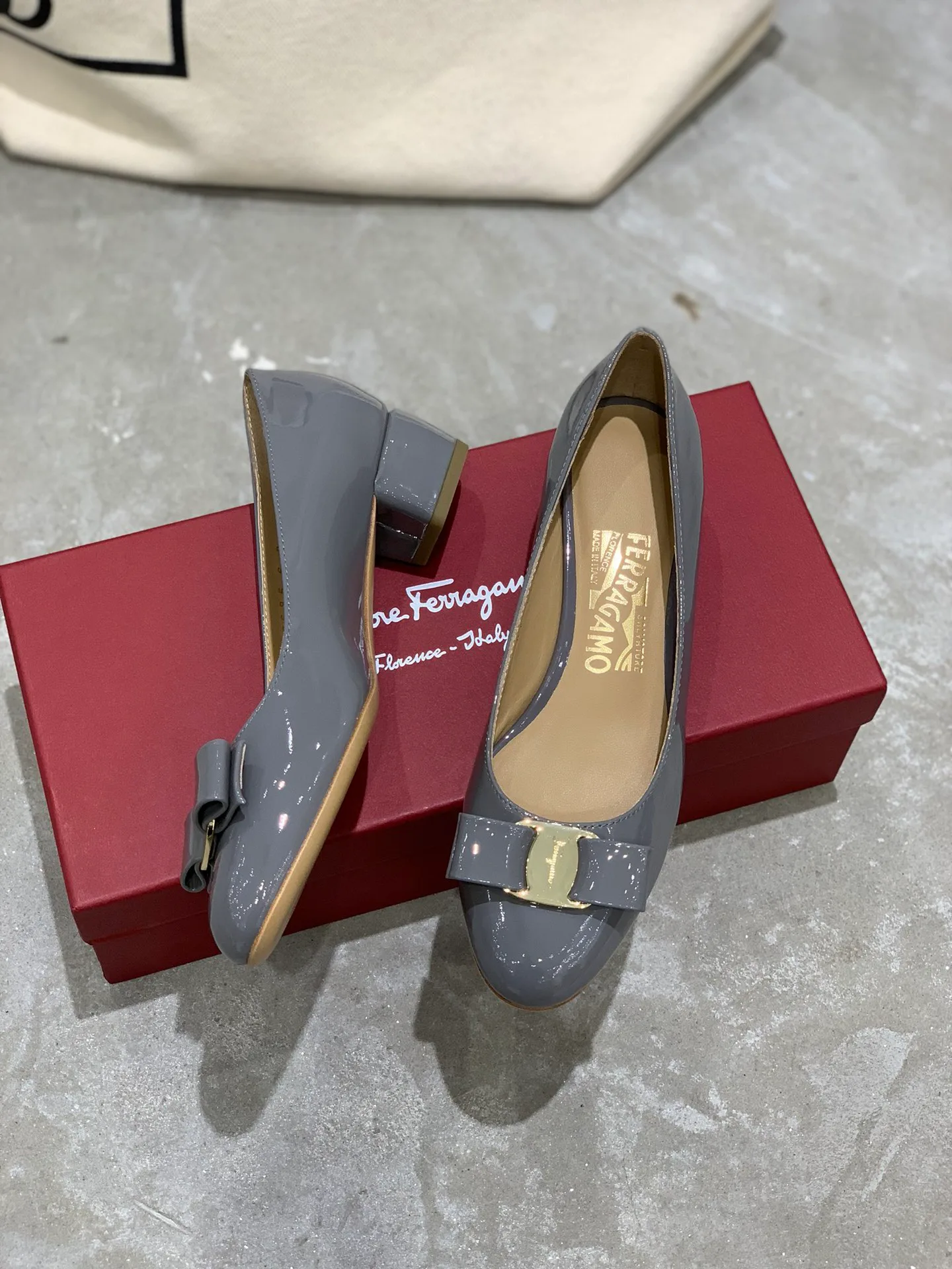 Women's Ballet Flats SALVATORE FERRAGAMO 18340697