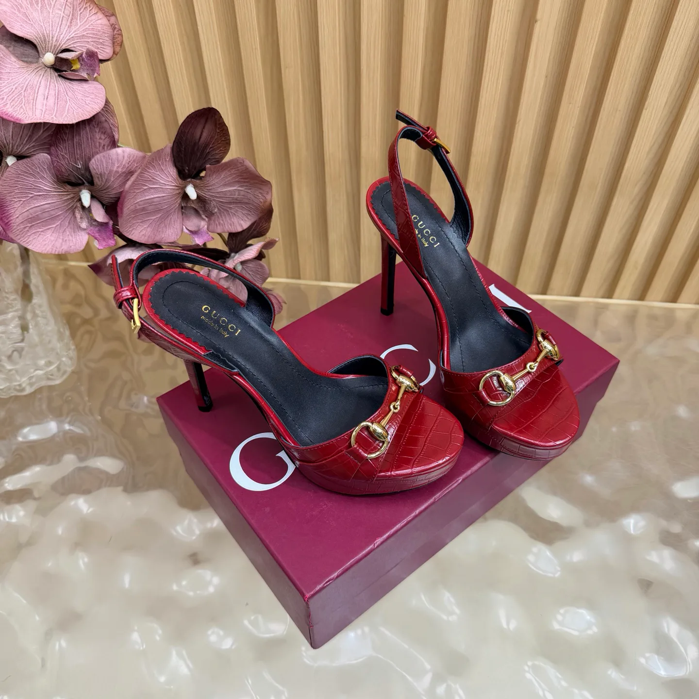 Women's Open-Toe Sandals GUCCI 17467487
