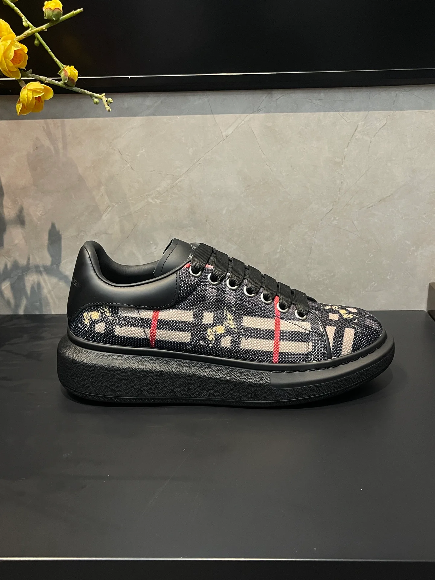 Women's Sneakers ALEXANDER MCQUEEN 18465070