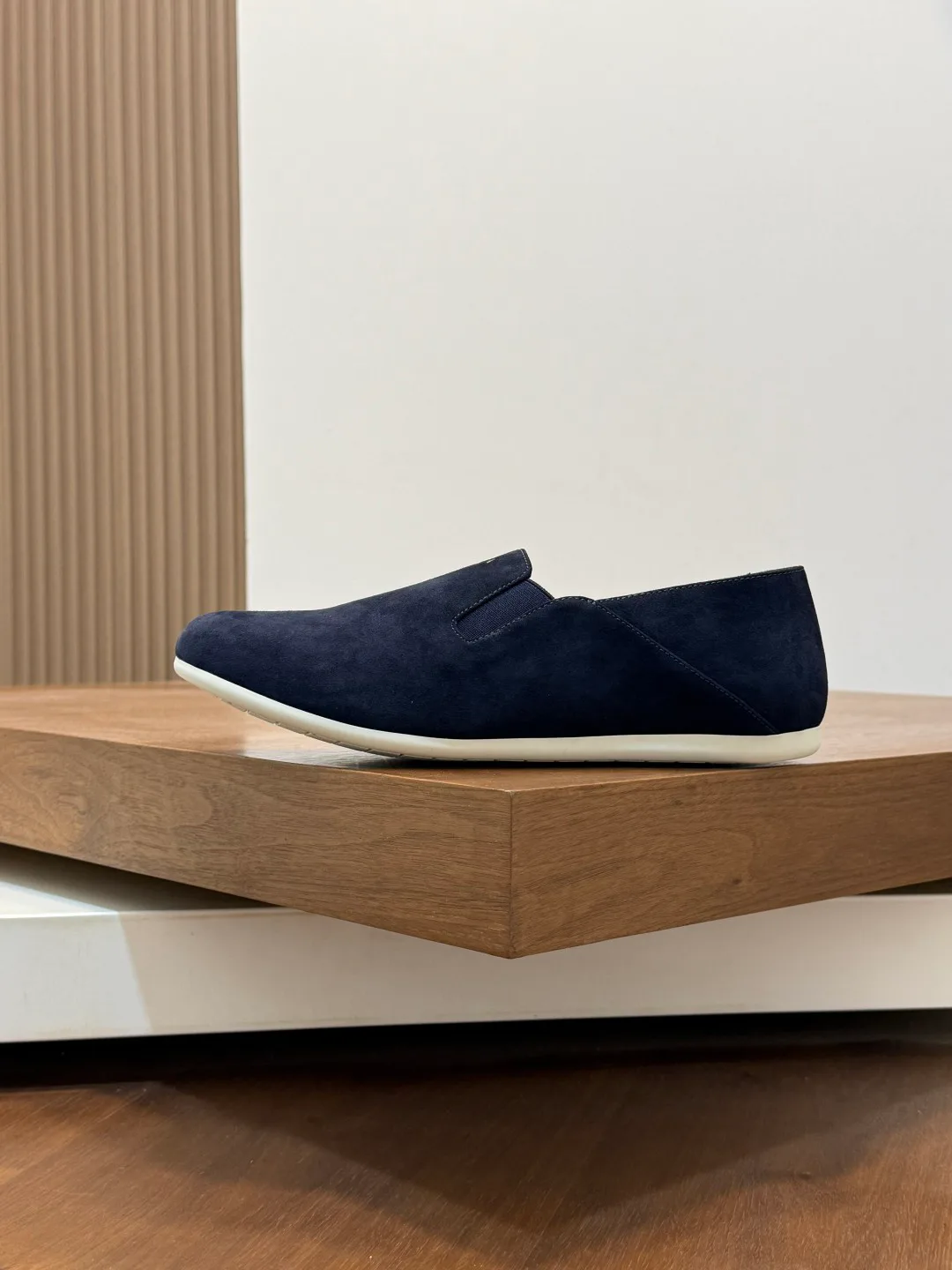 Men's Loafers And Dress Shoes PRADA 17830581