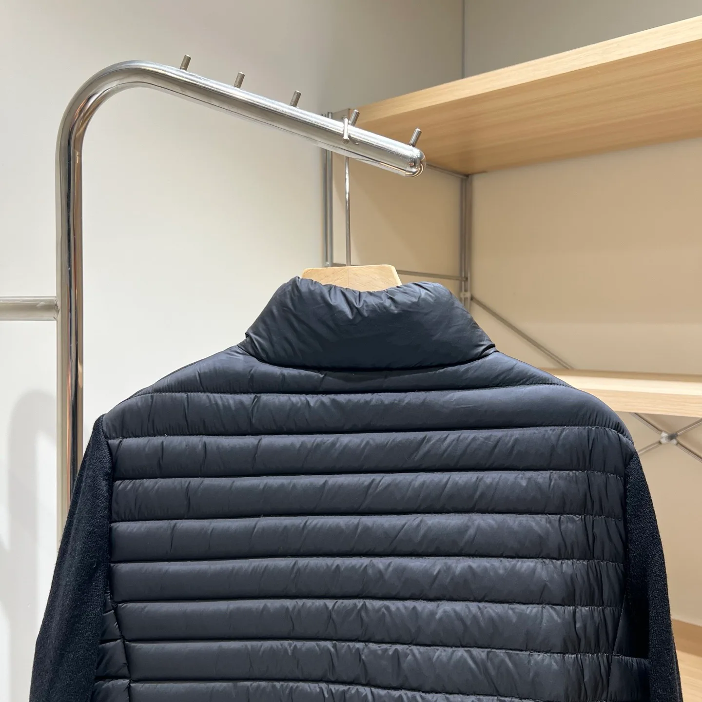 Women's Jackets And Down Jackets MONCLER 18043620