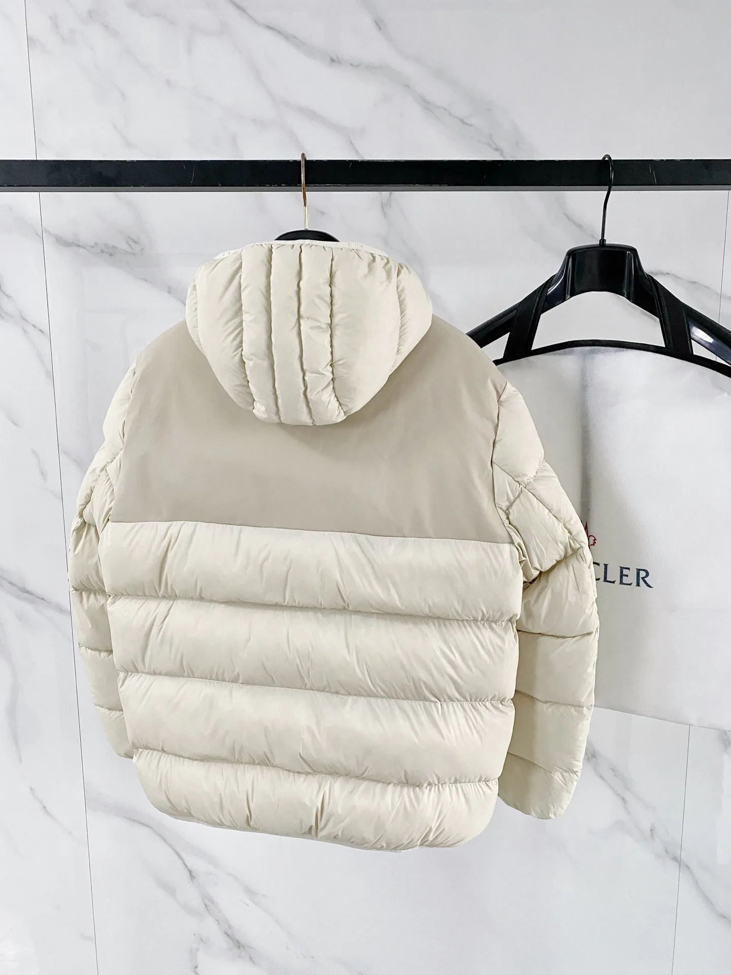 Men's Jackets And Down Jackets MONCLER 18007650