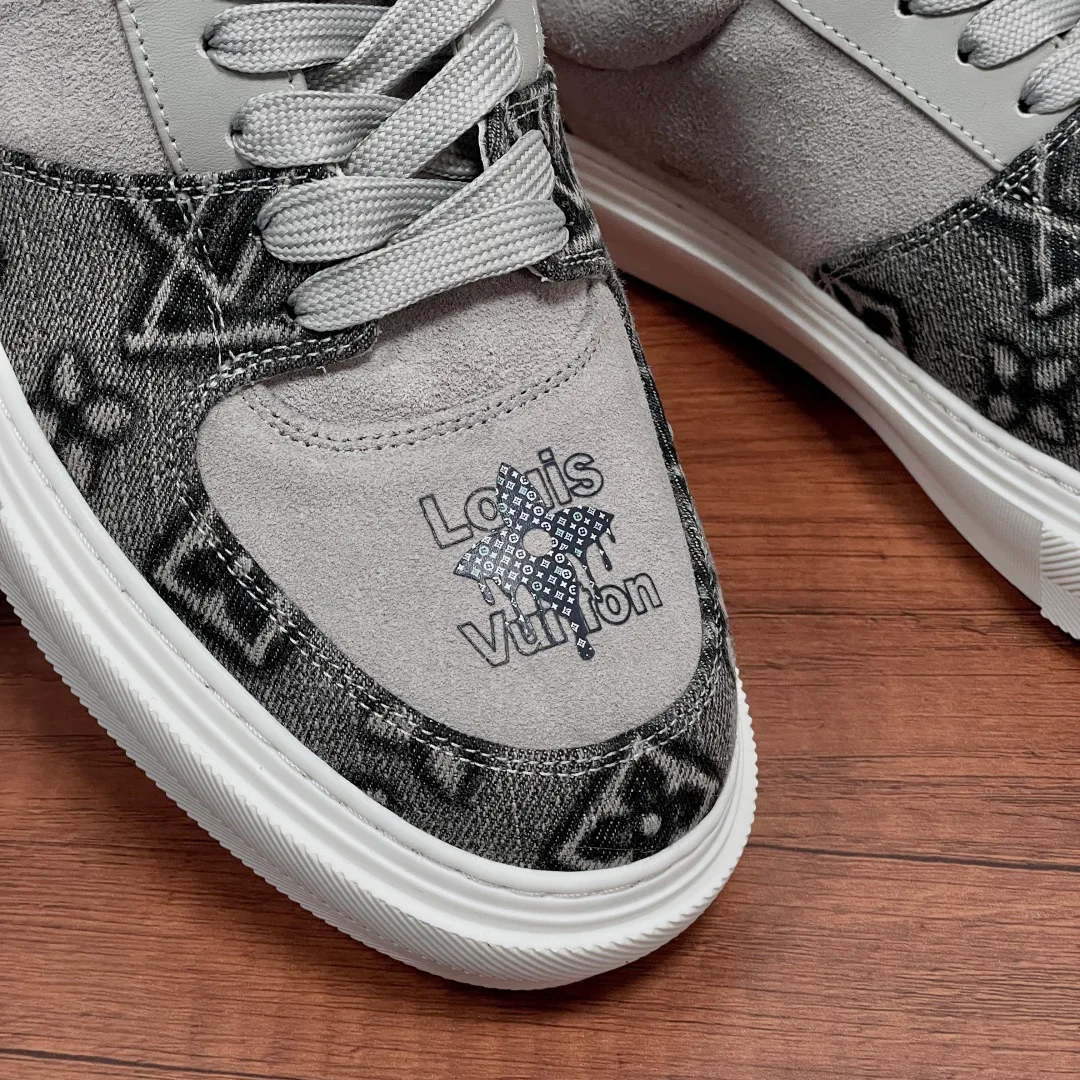 Кроссовки Мужские Louis Vuitton 18675086