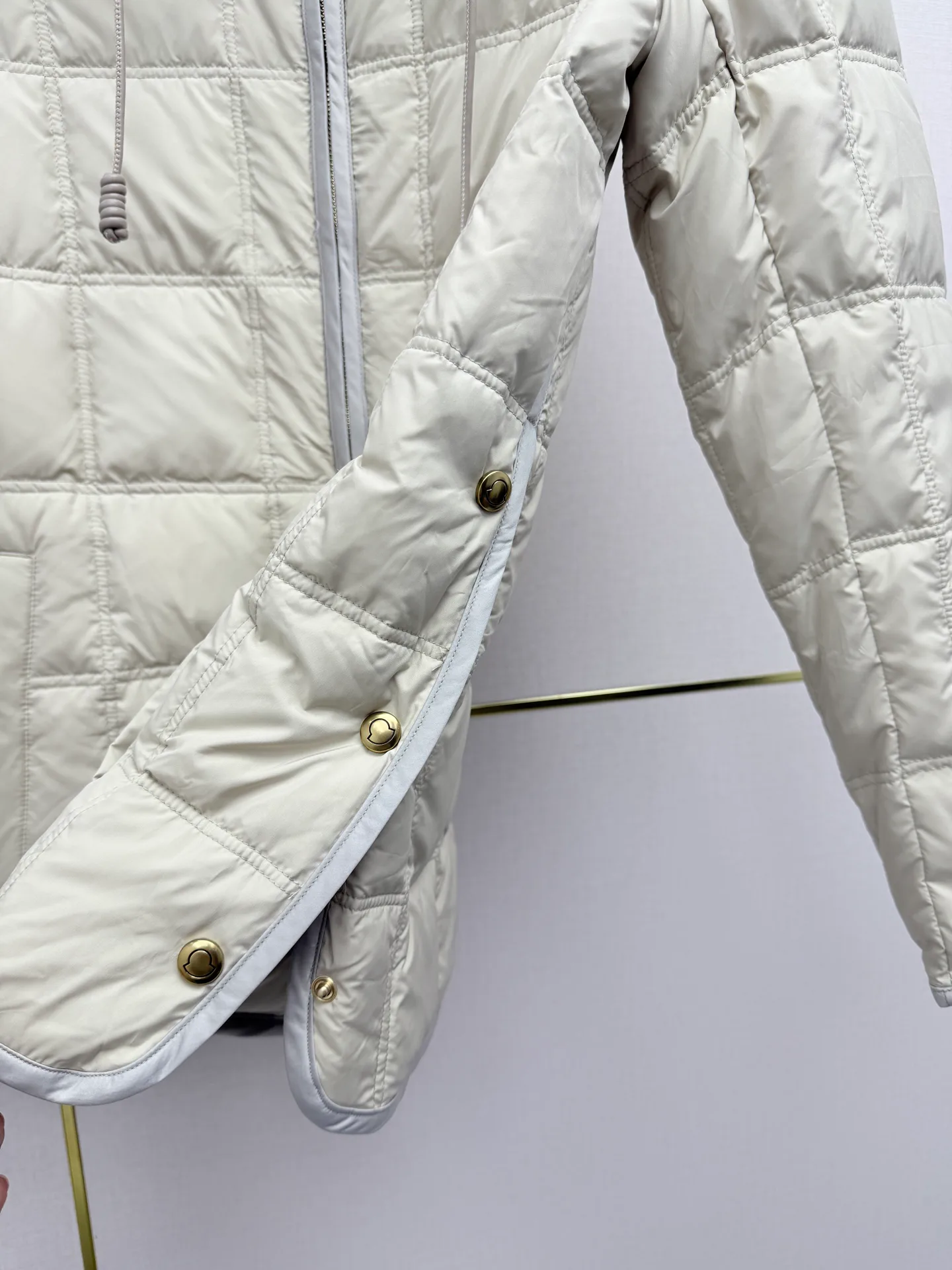 Women's Jackets And Down Jackets MONCLER 18435814