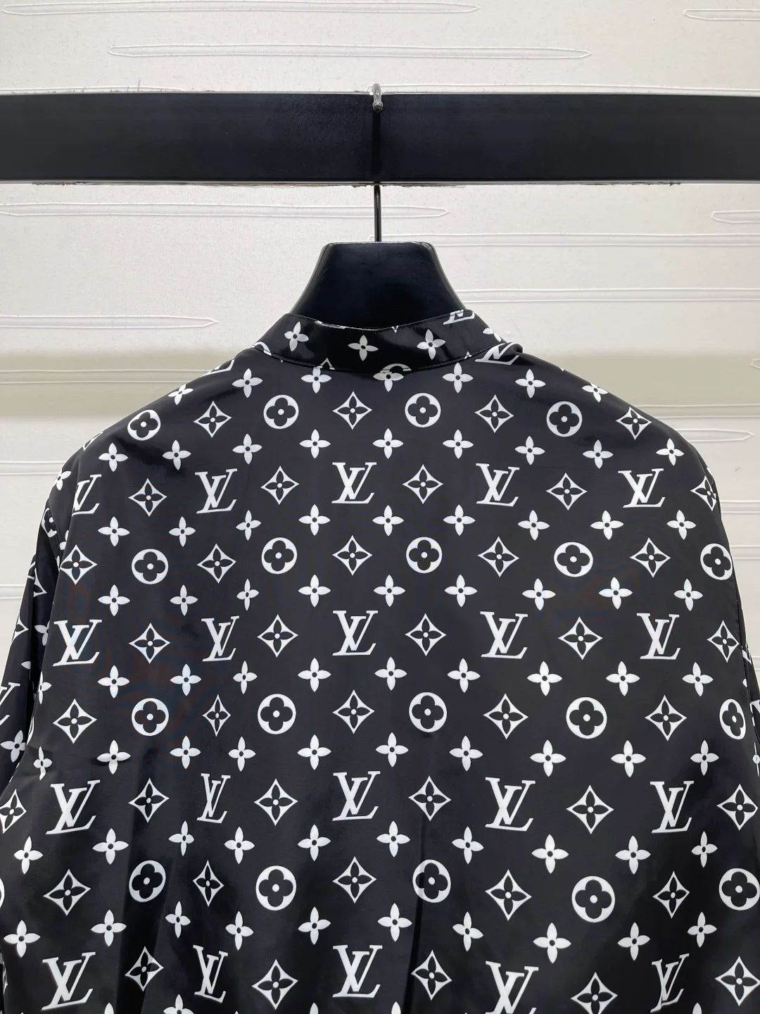 Women's Jackets And Down Jackets LOUIS VUITTON 18038535
