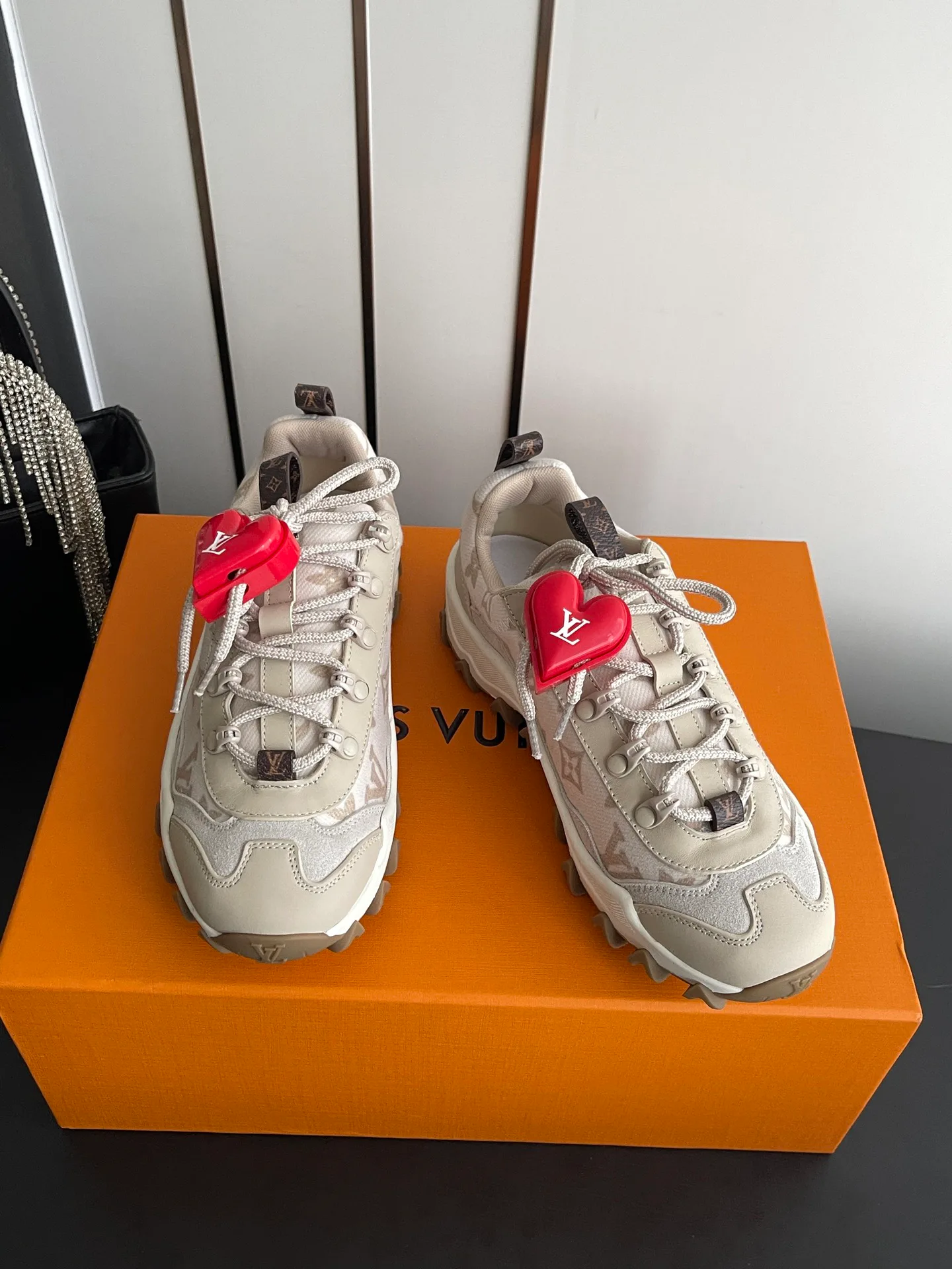 Women's Sneakers LOUIS VUITTON 17554377