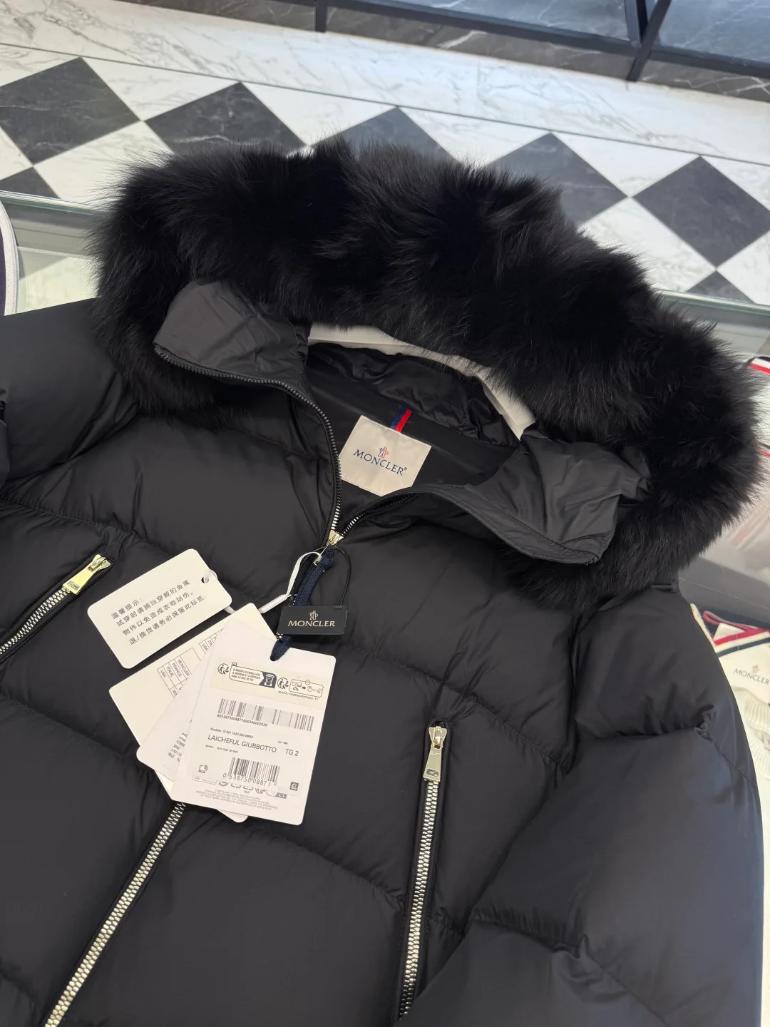 Women's Jackets And Down Jackets MONCLER 18510380
