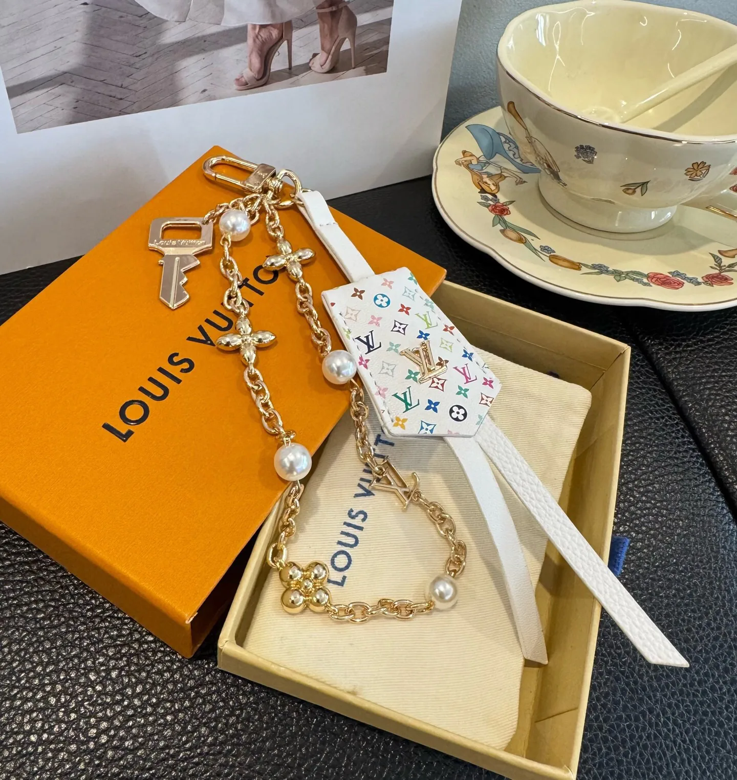 Key Cases LOUIS VUITTON 18013296