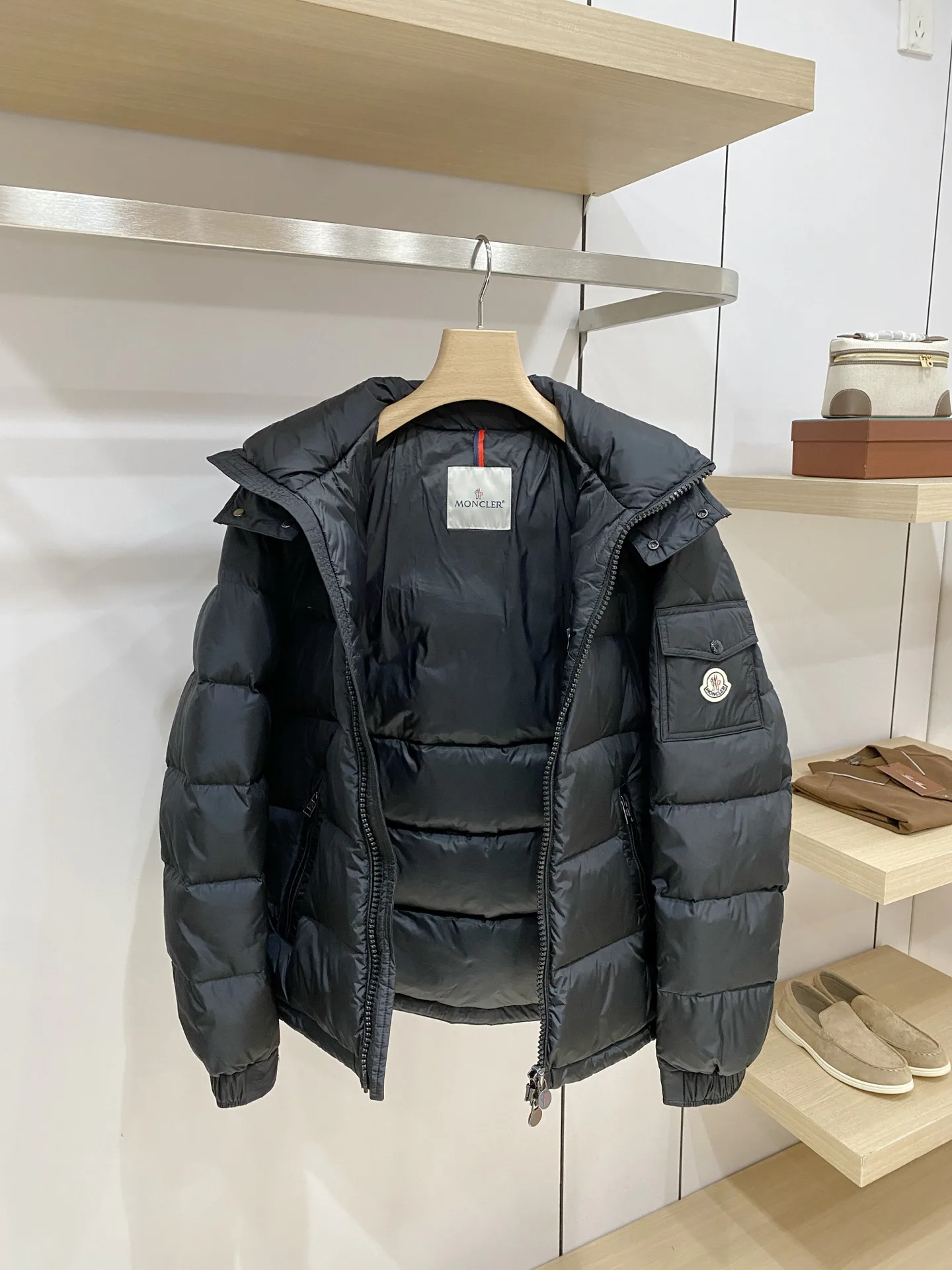 Куртки И Пуховики Мужские Moncler 18596323
