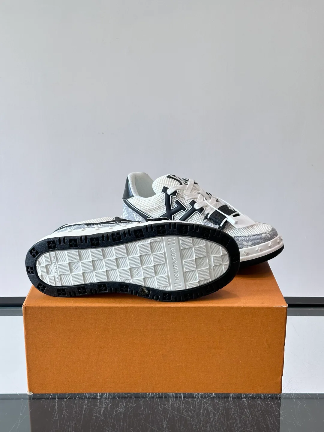 Men's Sneakers LOUIS VUITTON 17439944