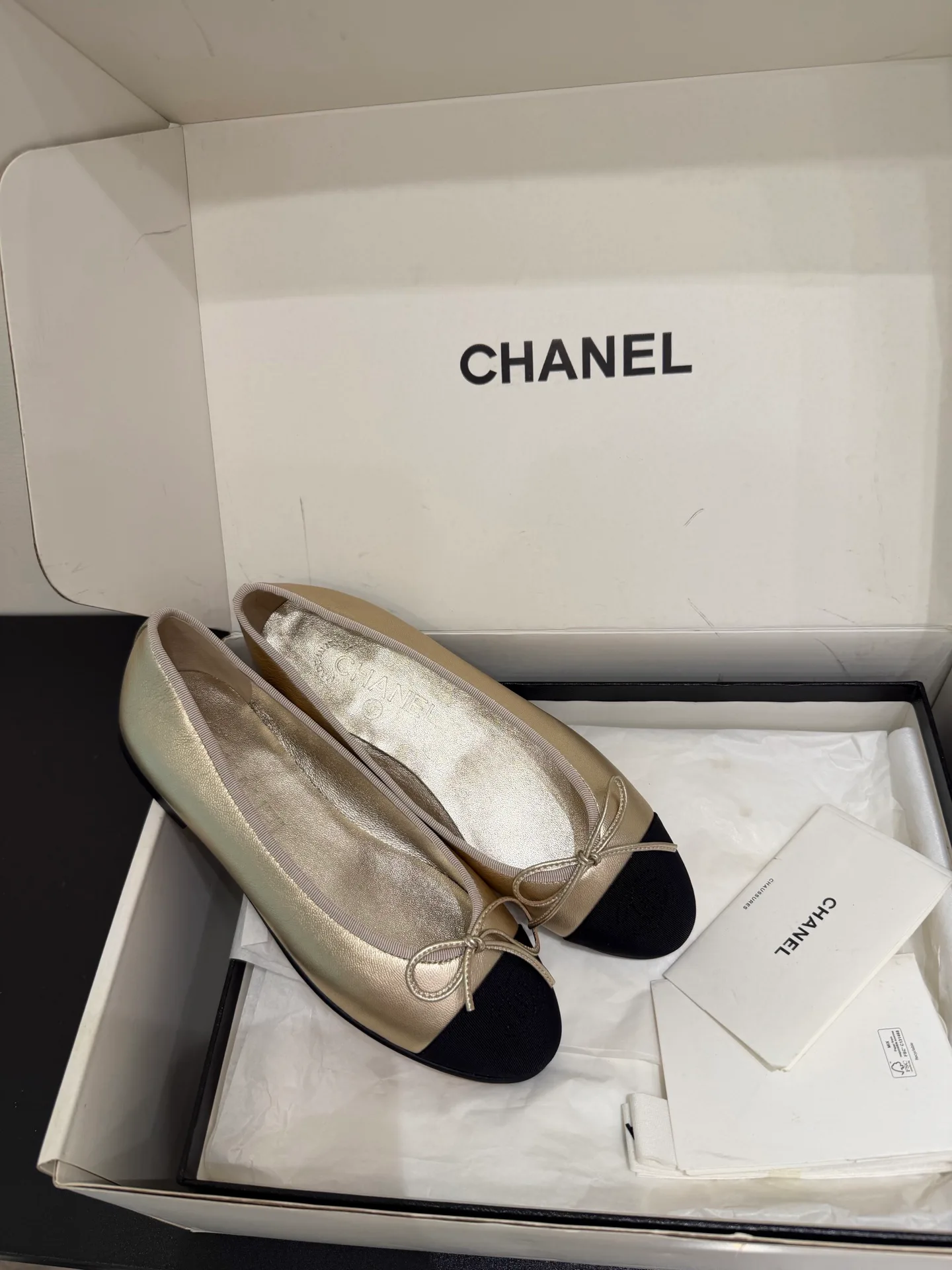 Women's Ballet Flats CHANEL 18080141