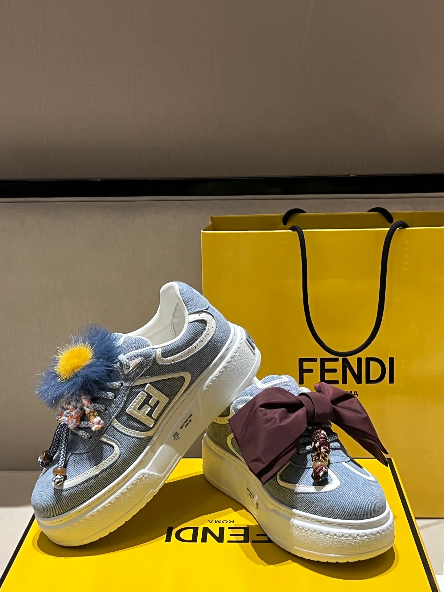 Women's Sneakers FENDI 18020690