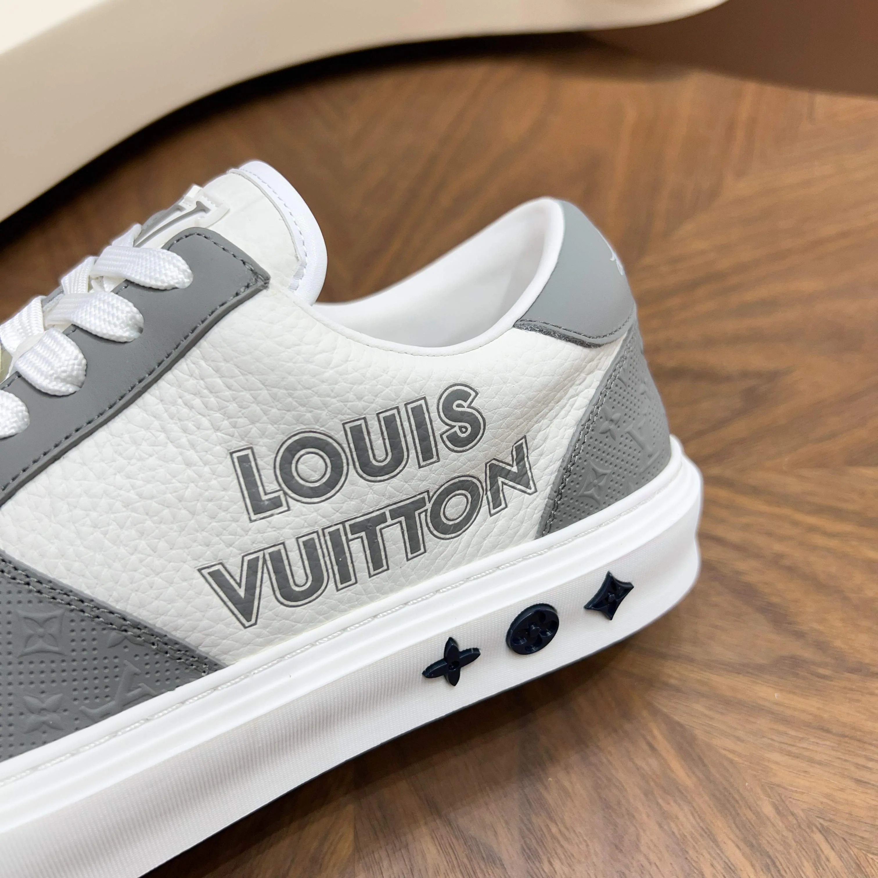 Men's Sneakers LOUIS VUITTON 17921407