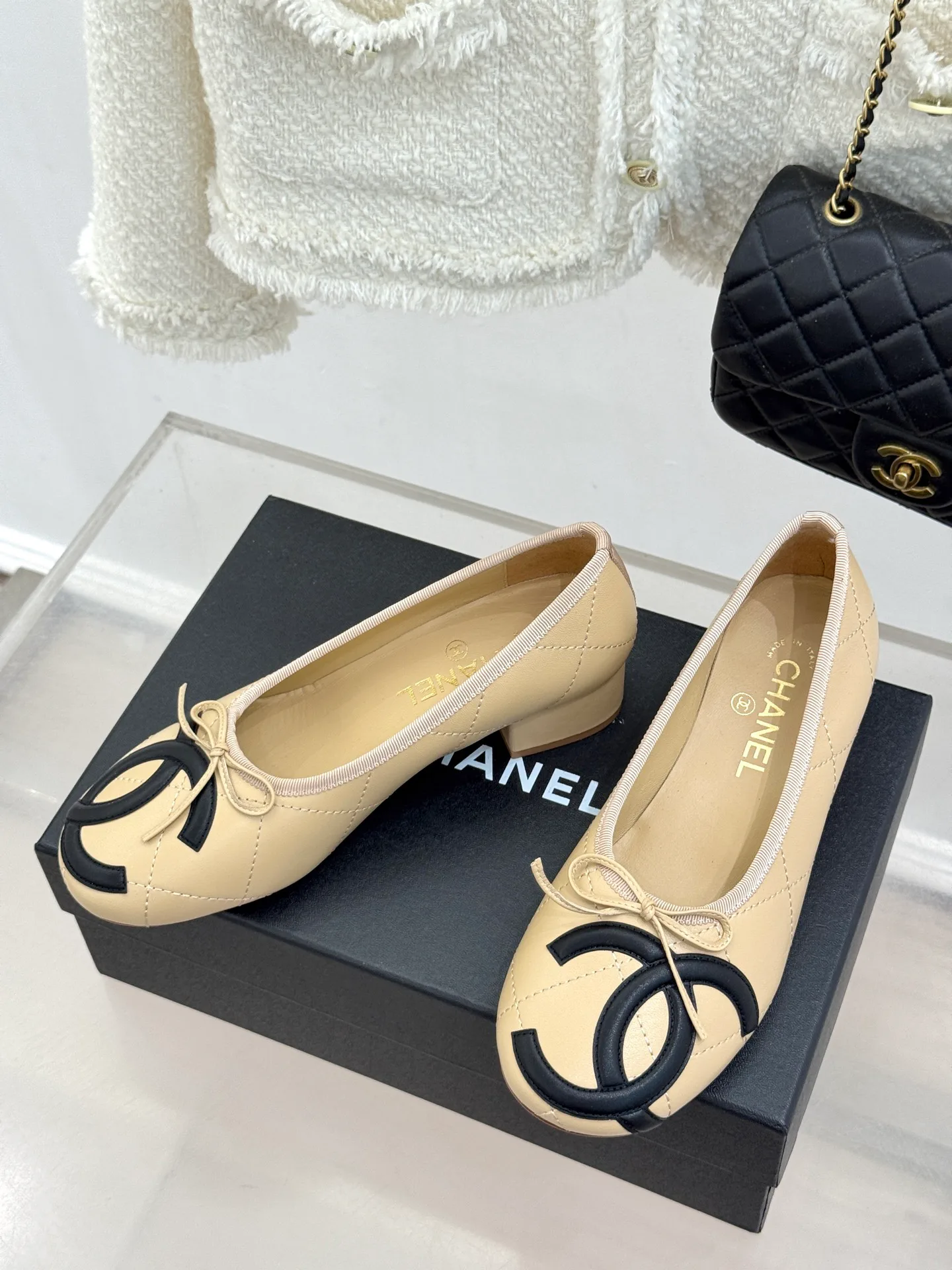 Women's Ballet Flats CHANEL 17303673