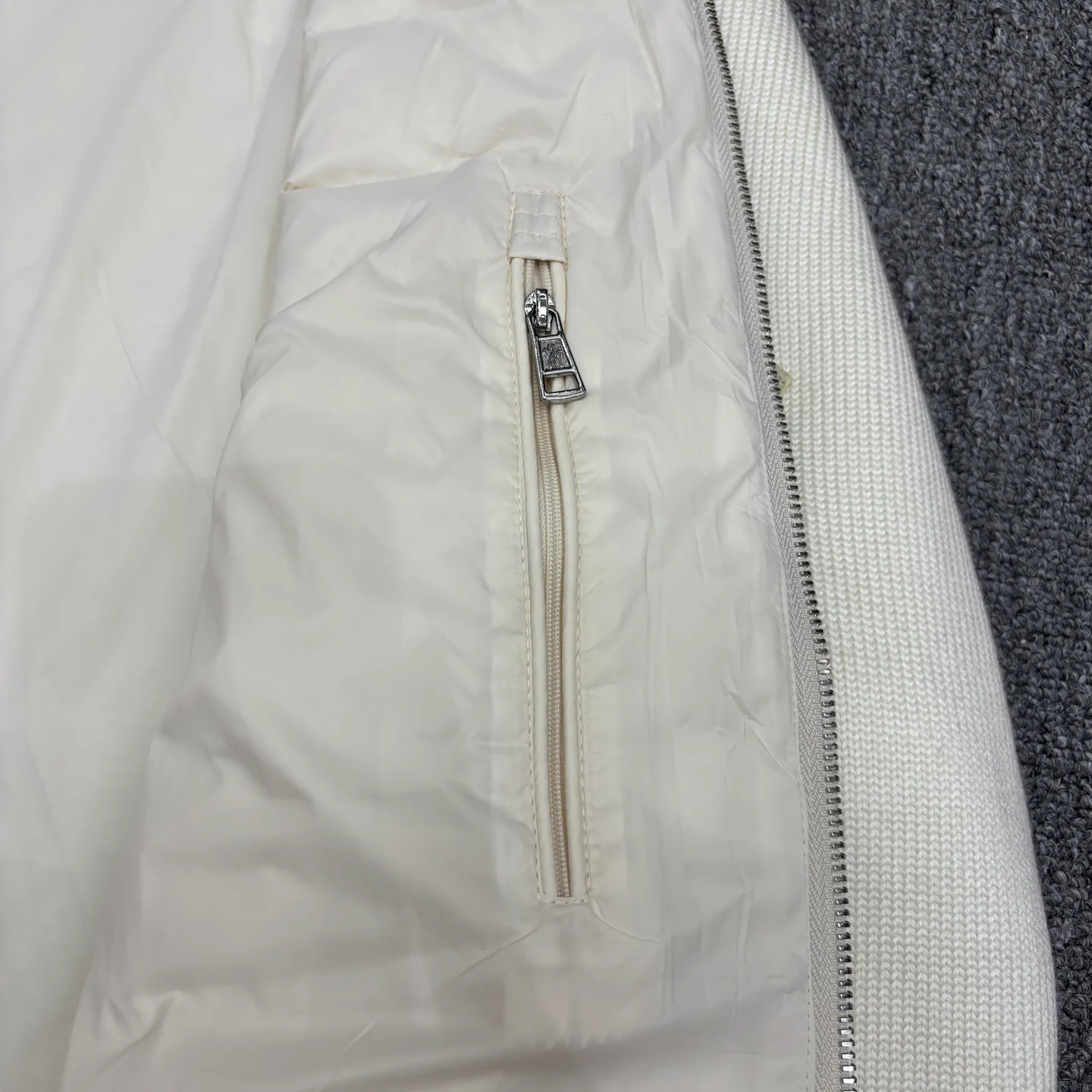 Women's Jumpers And Sweaters MONCLER 18042544