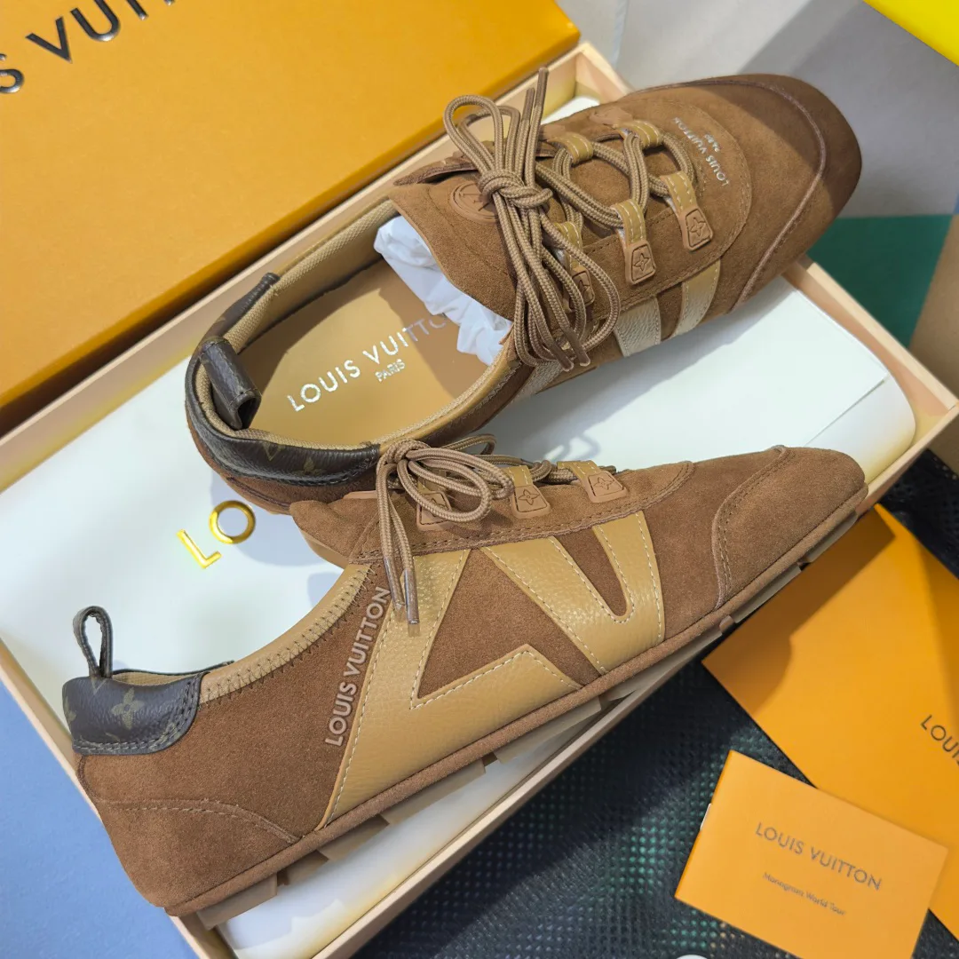 Women's Sneakers LOUIS VUITTON 17780698