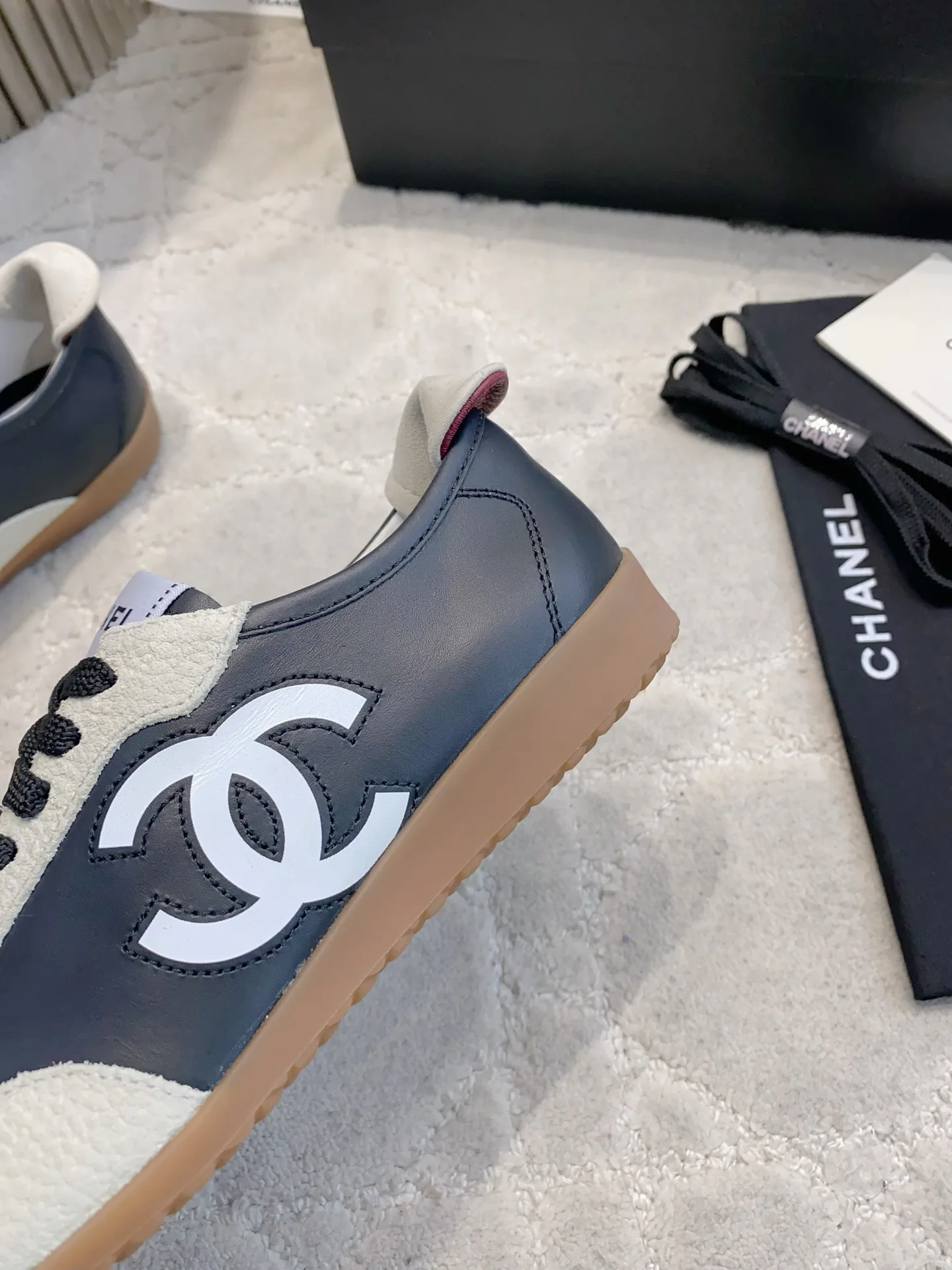 Women's Sneakers CHANEL 18003952