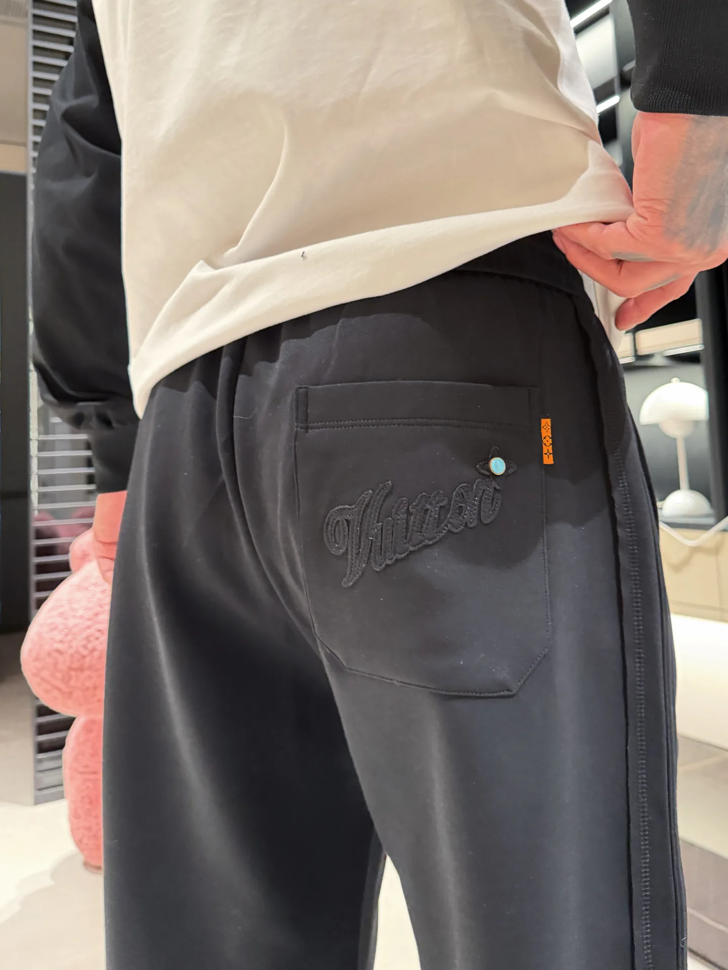 Men's Trousers LOUIS VUITTON 18499729