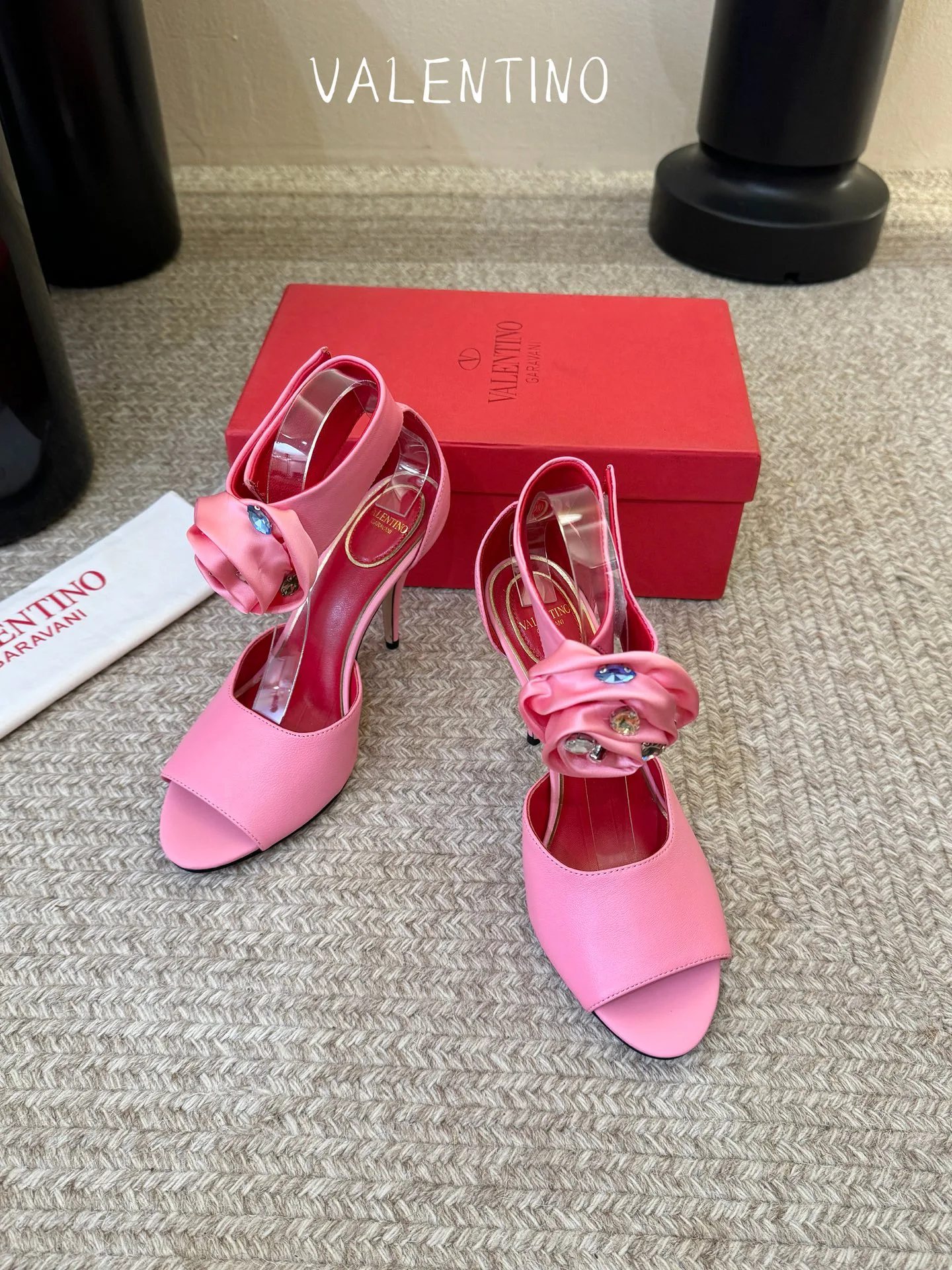 Women's Open-Toe Sandals VALENTINO 17281540