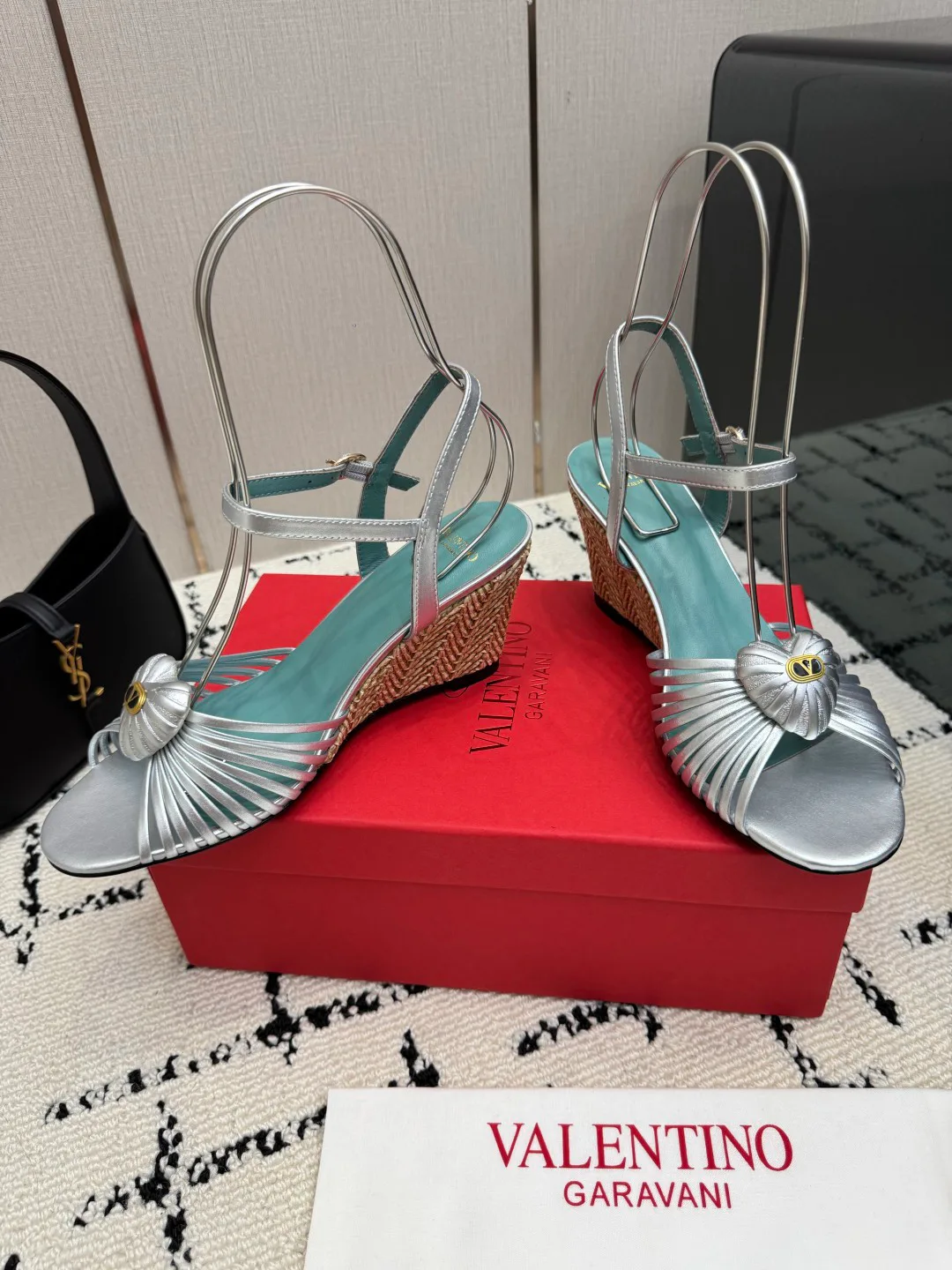 Women's Open-Toe Sandals VALENTINO 18048999