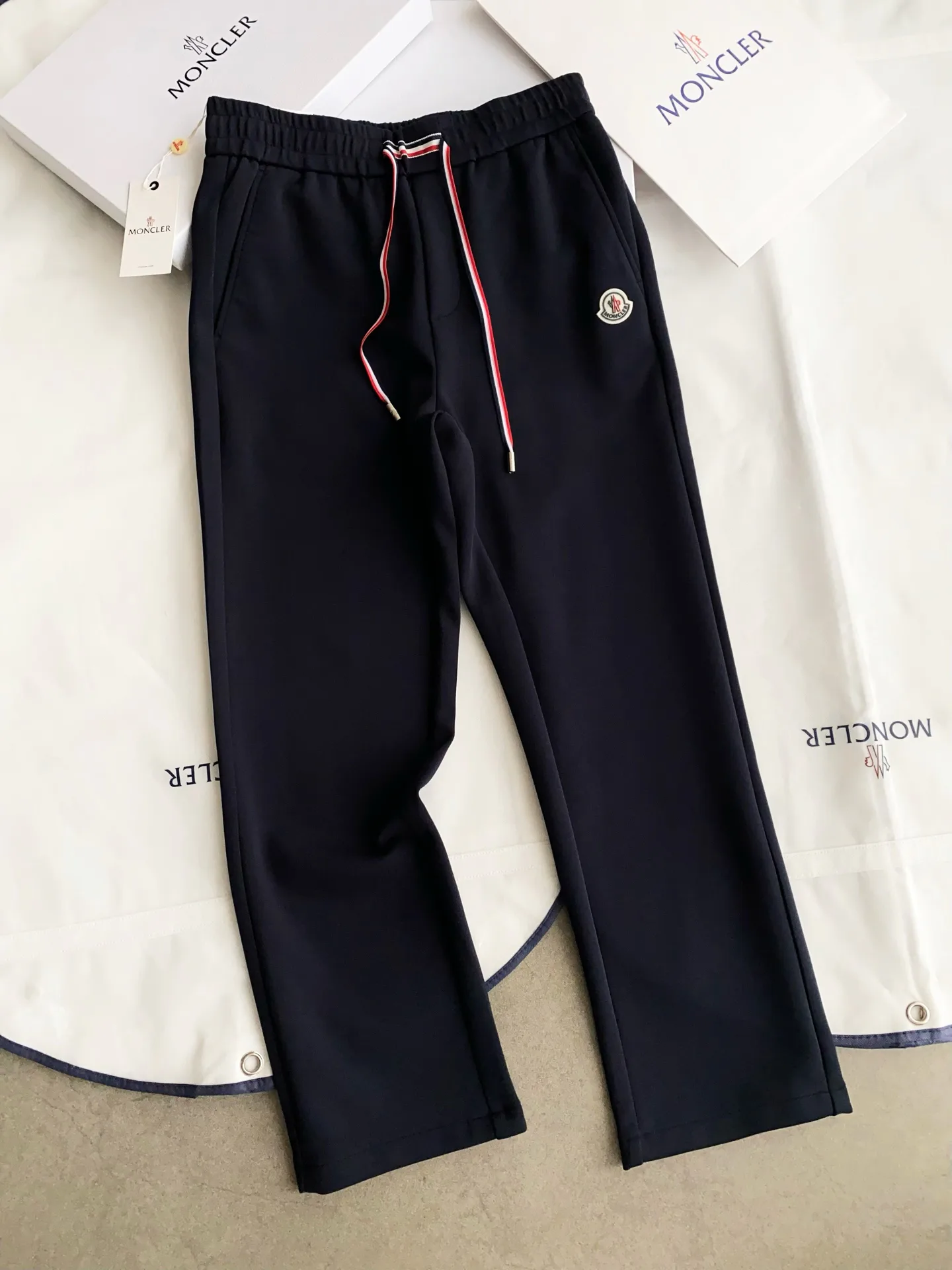 Men's Trousers MONCLER 18315006