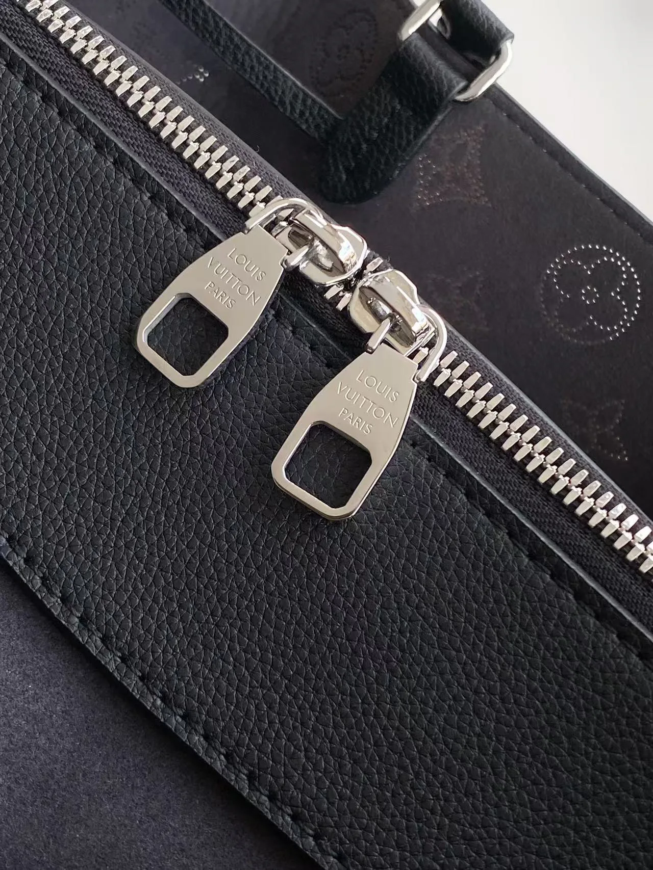 Классические Сумки Женские Louis Vuitton 18664435