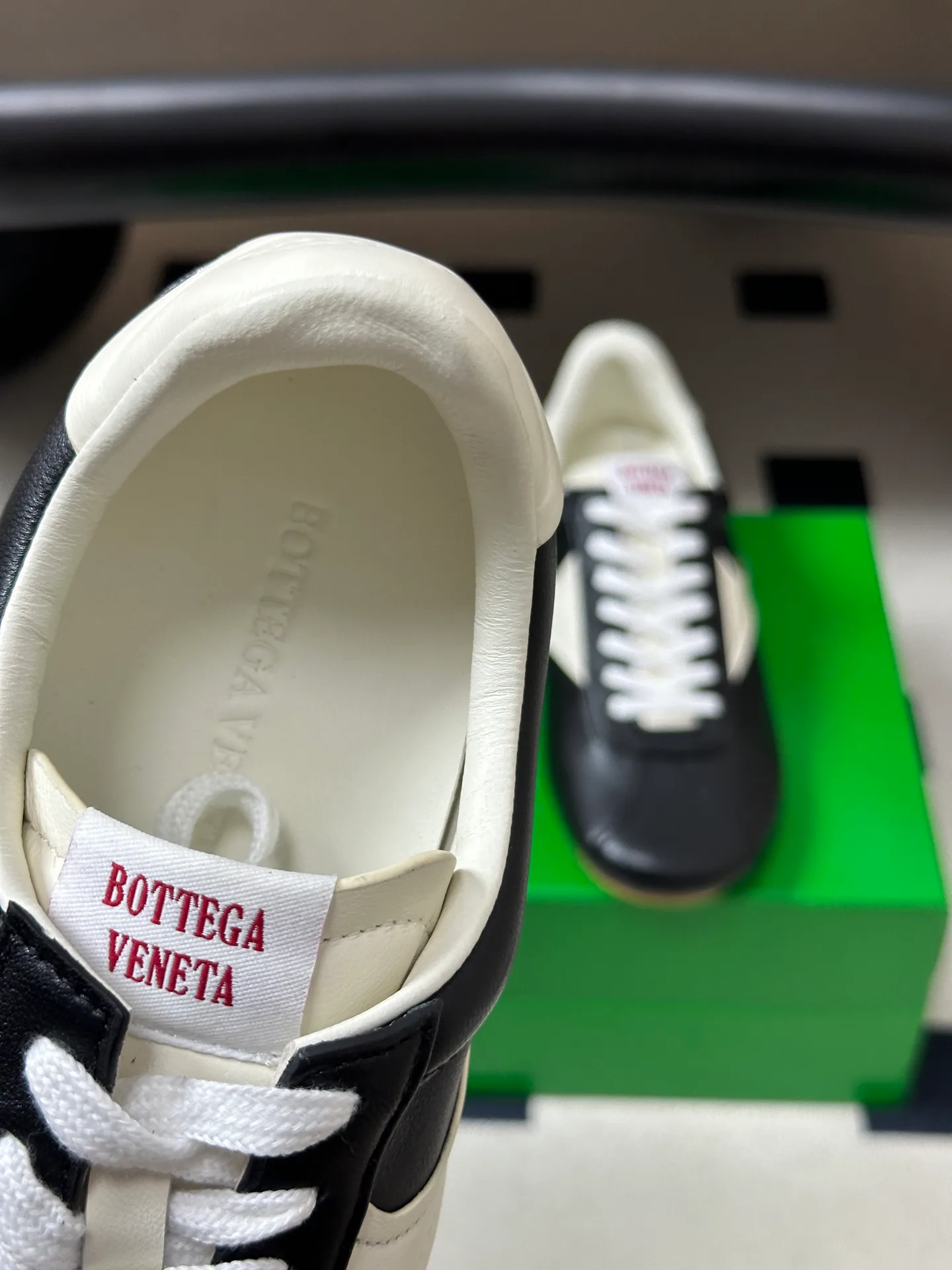 Women's Sneakers BOTTEGA VENETA 18070052