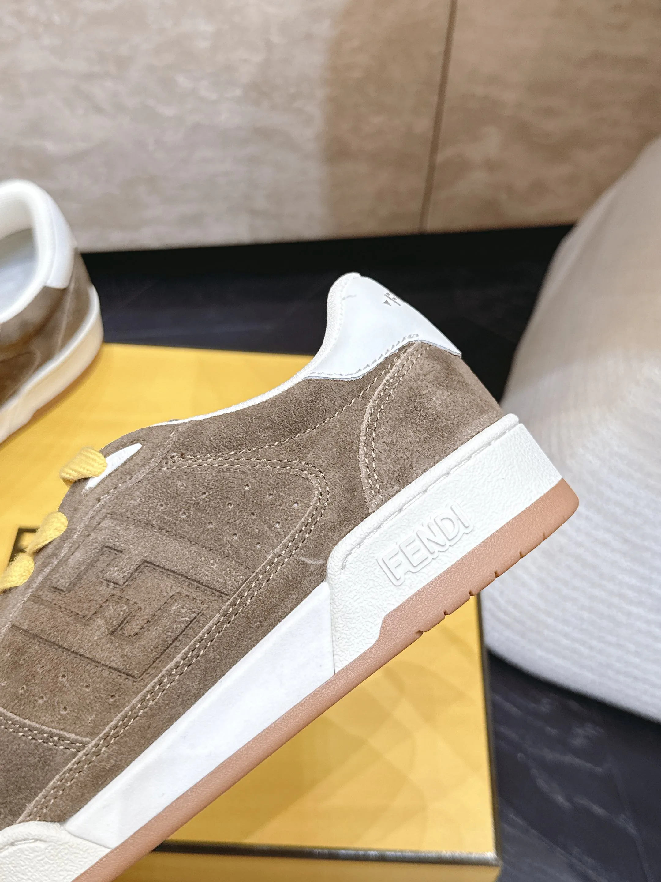 Women's Sneakers FENDI 17682040