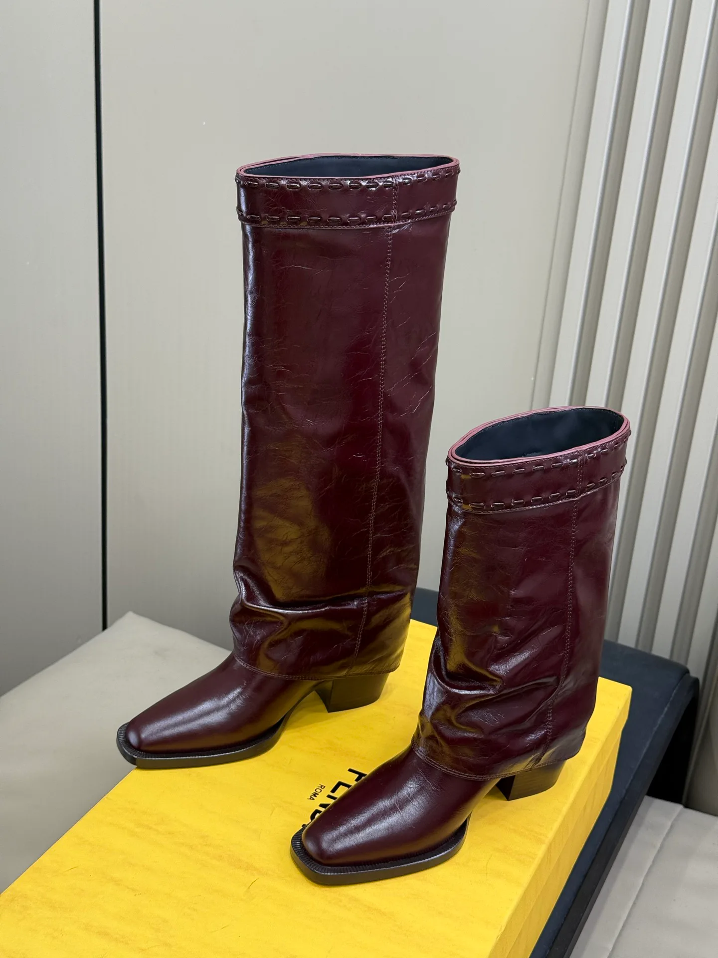 Women's Boots FENDI 18370131