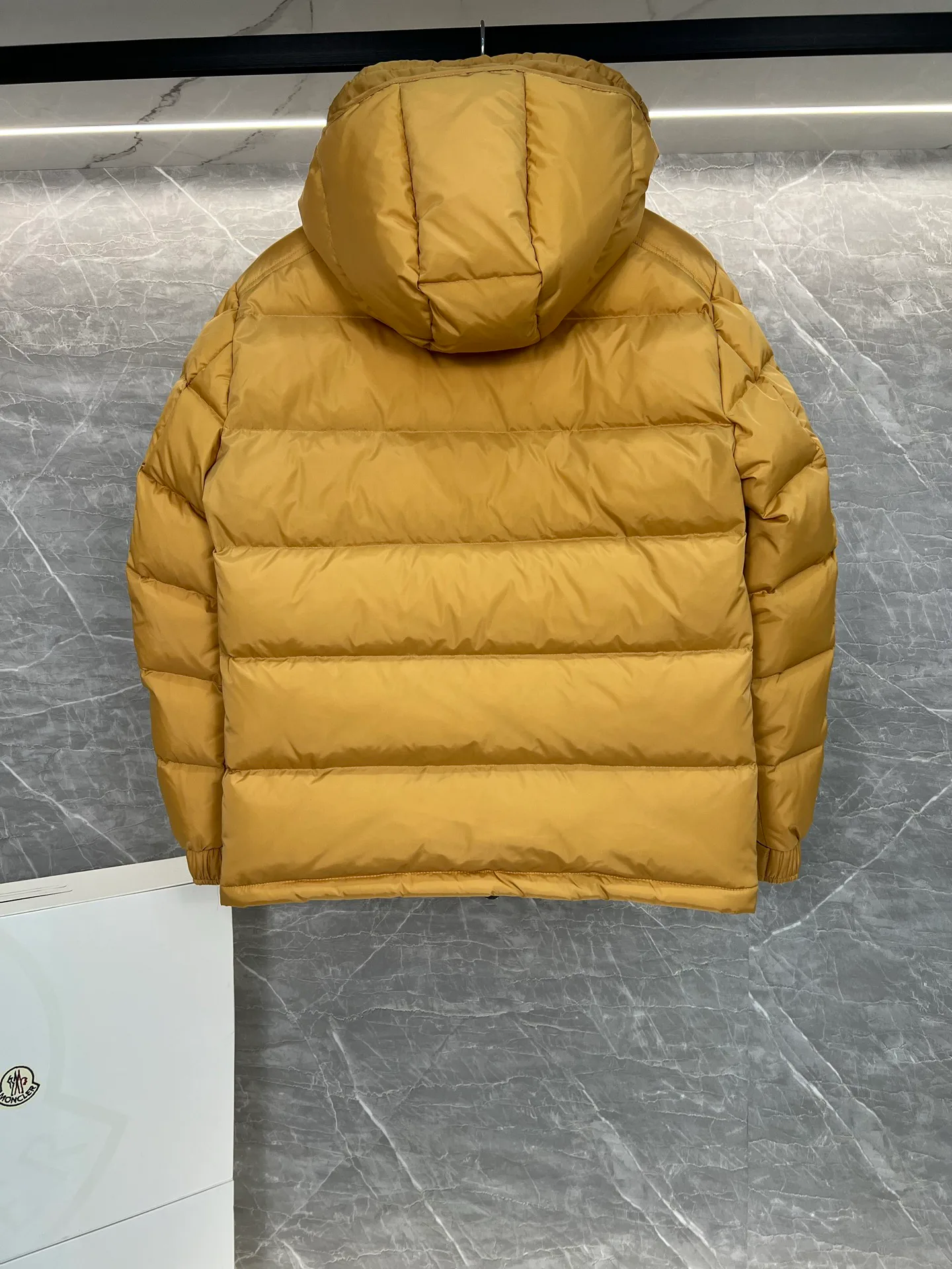 Куртки И Пуховики Мужские Moncler 18599873