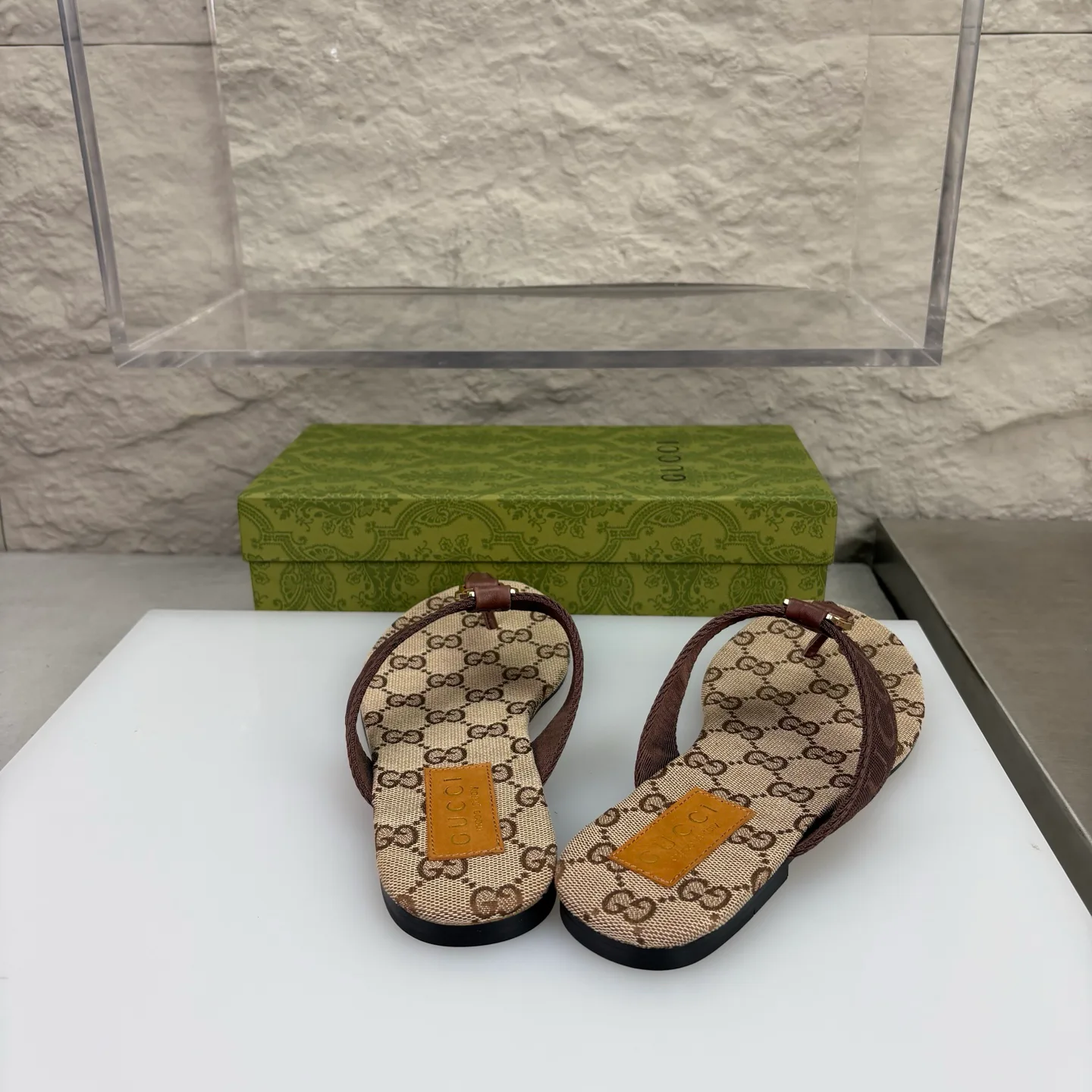 Women's Flip-Flops GUCCI 18351546