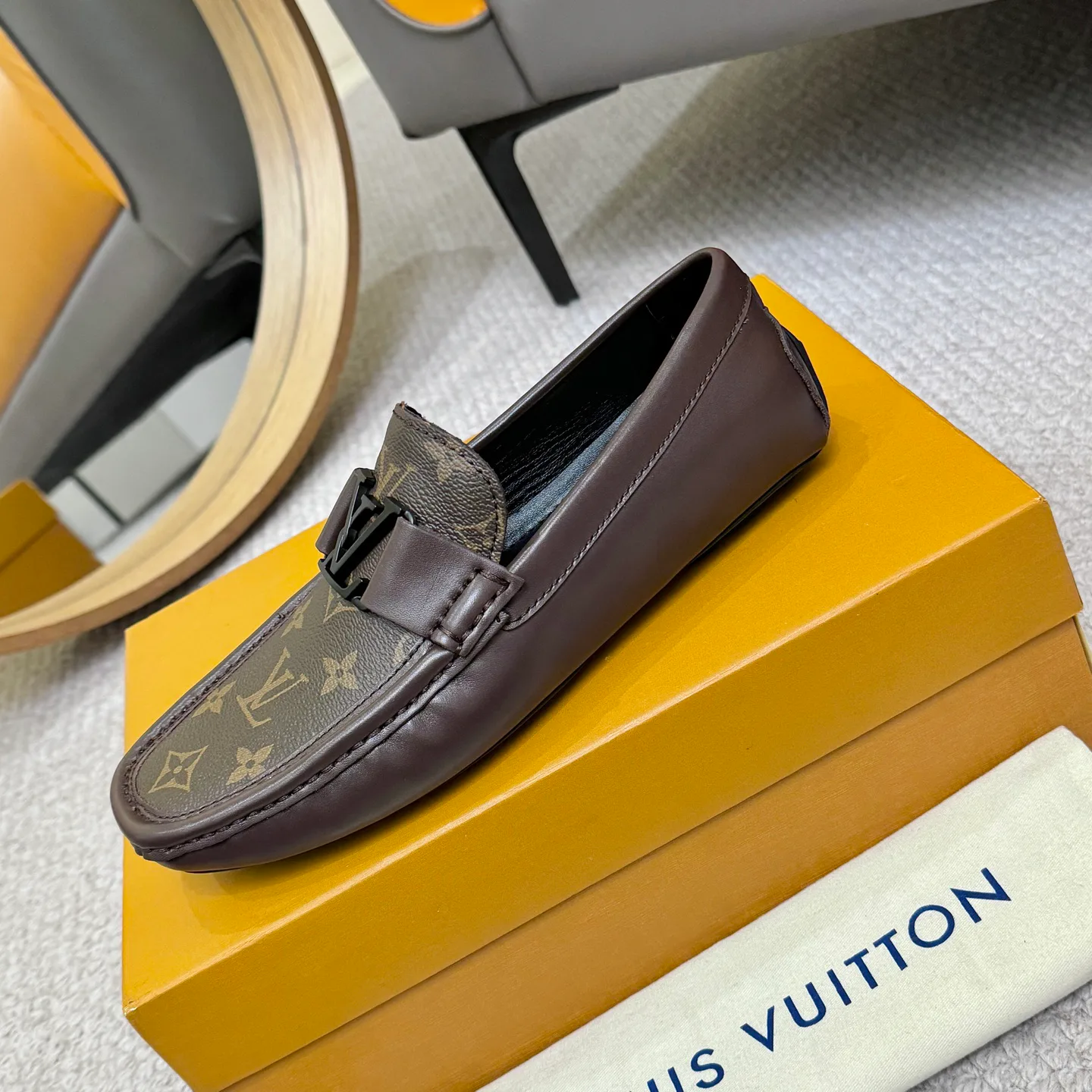 Men's Loafers And Dress Shoes LOUIS VUITTON 17514751