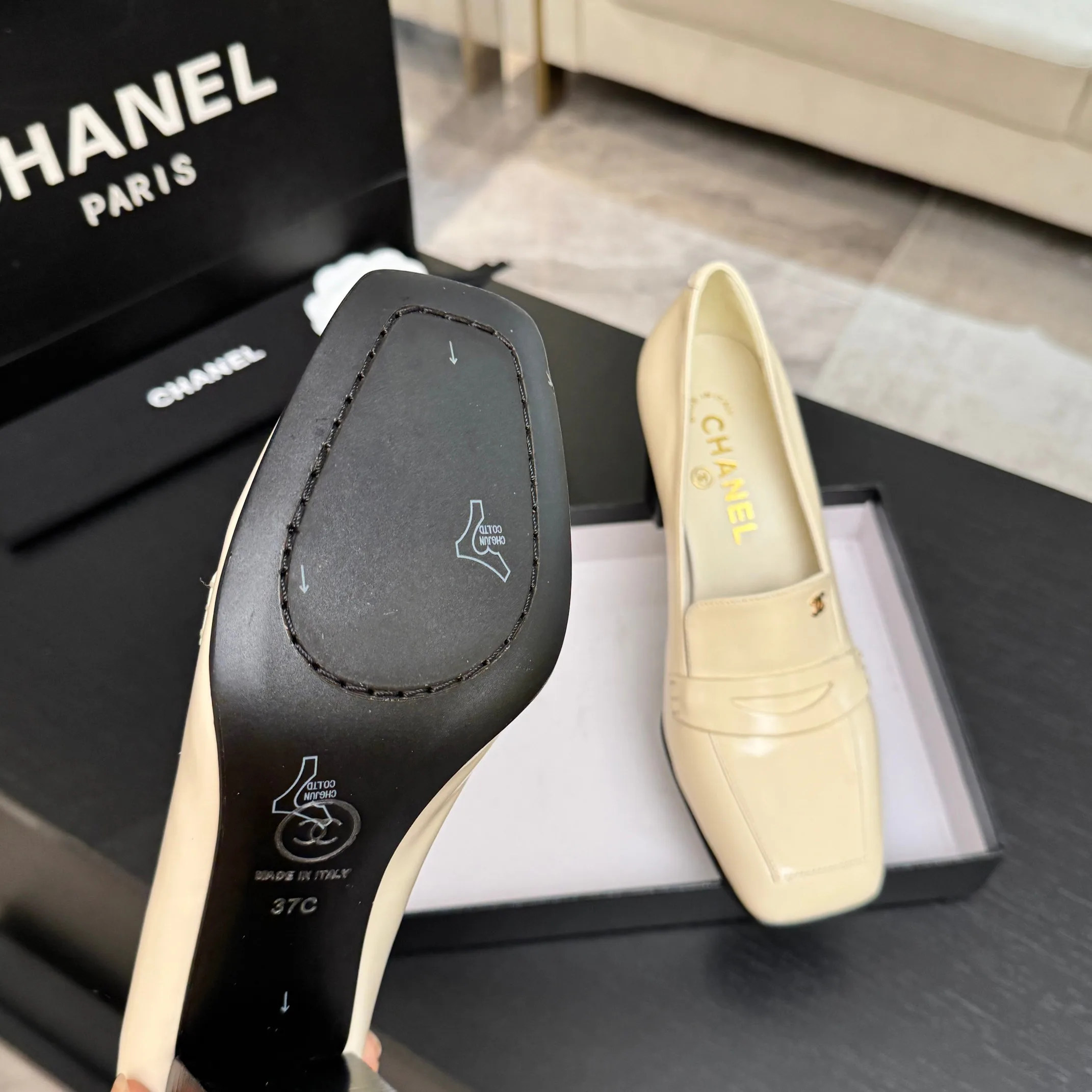 Women's Loafers And Moccasins CHANEL 18063087