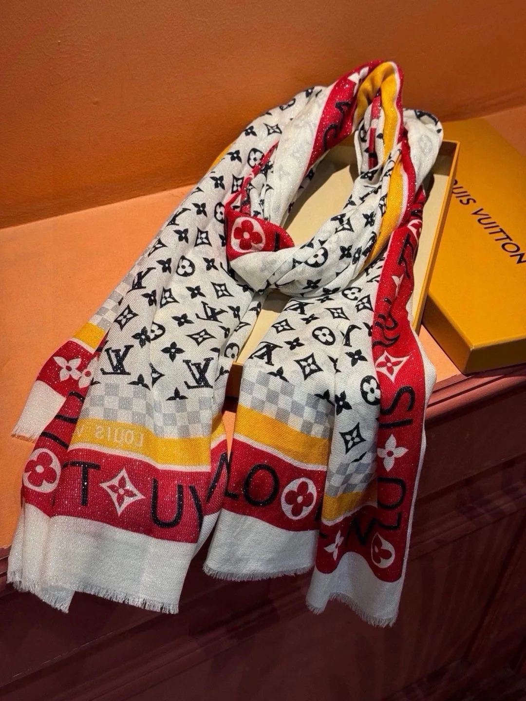 Scarves LOUIS VUITTON 17673184