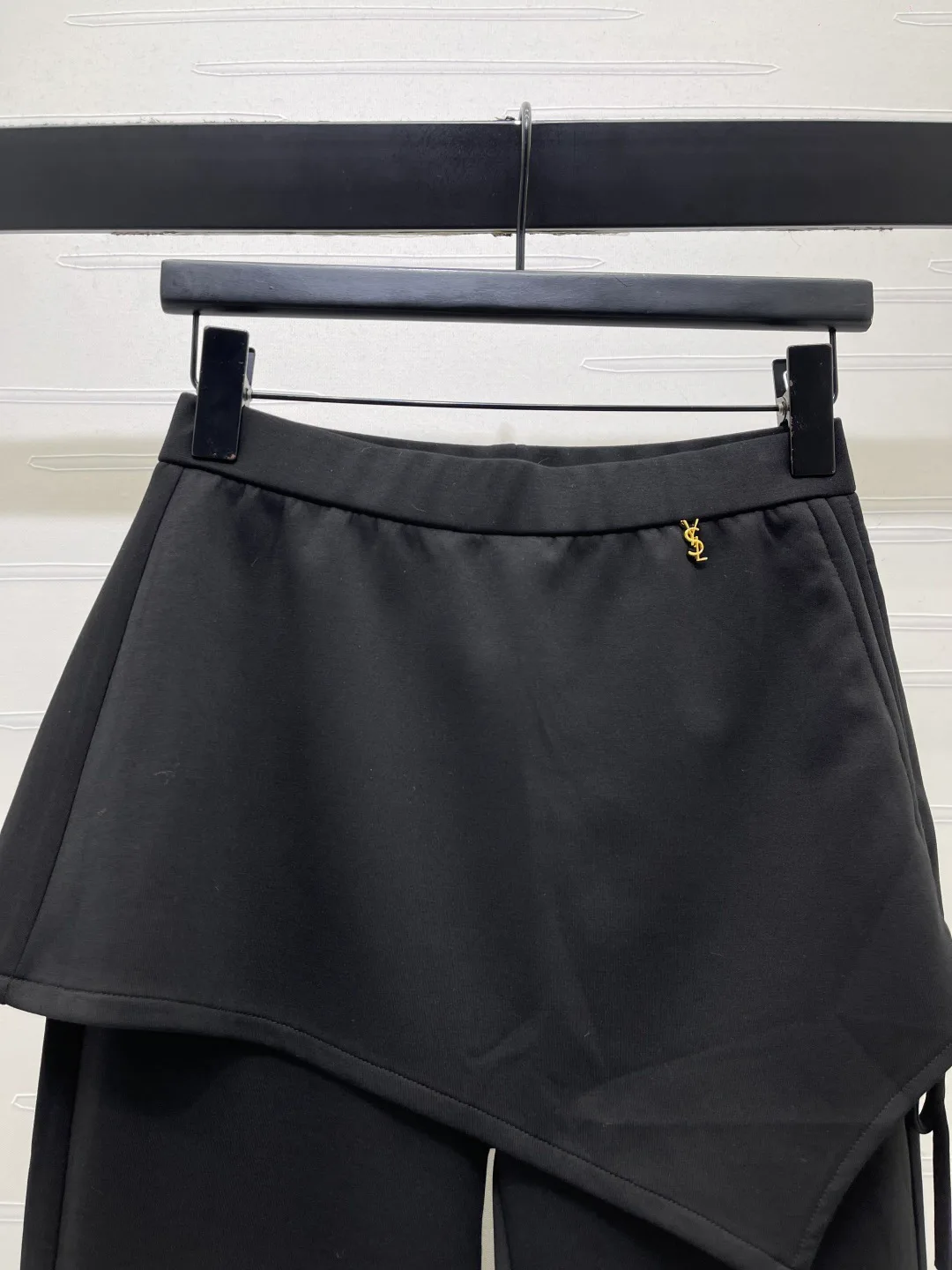Women's Trousers SAINT LAURENT 18437175