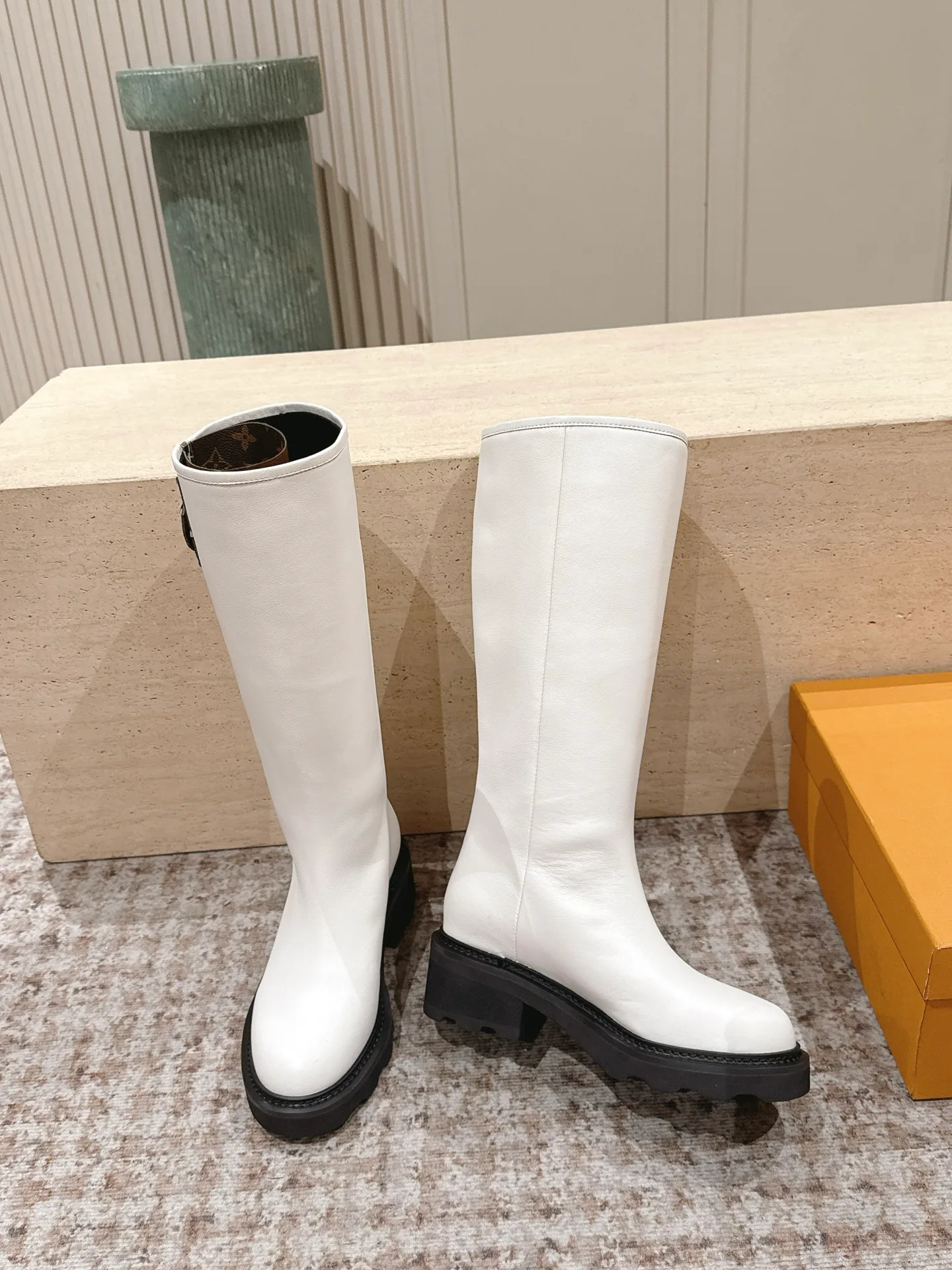 Women's Boots LOUIS VUITTON 18397754
