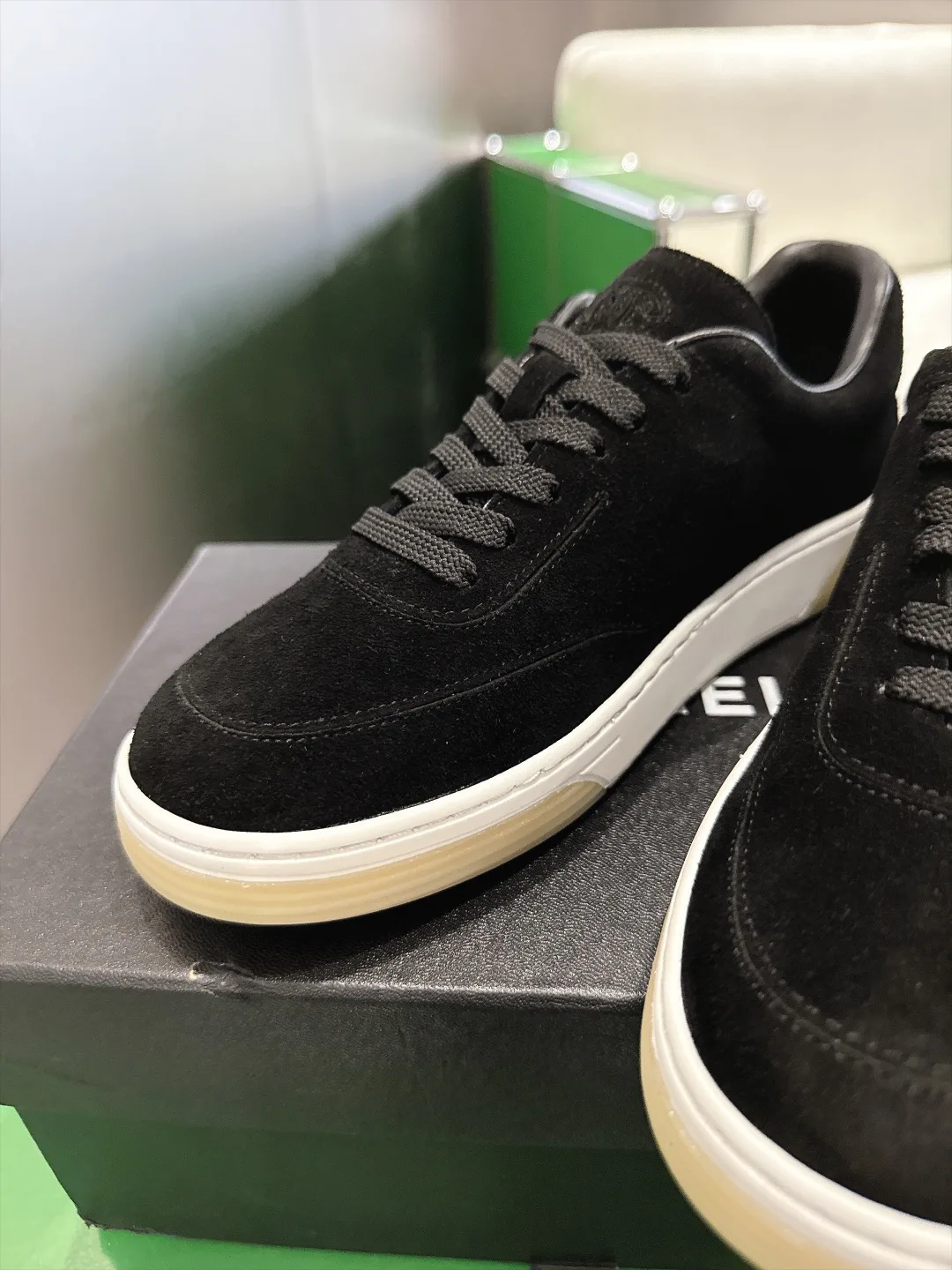 Women's Sneakers CHANEL 18324649