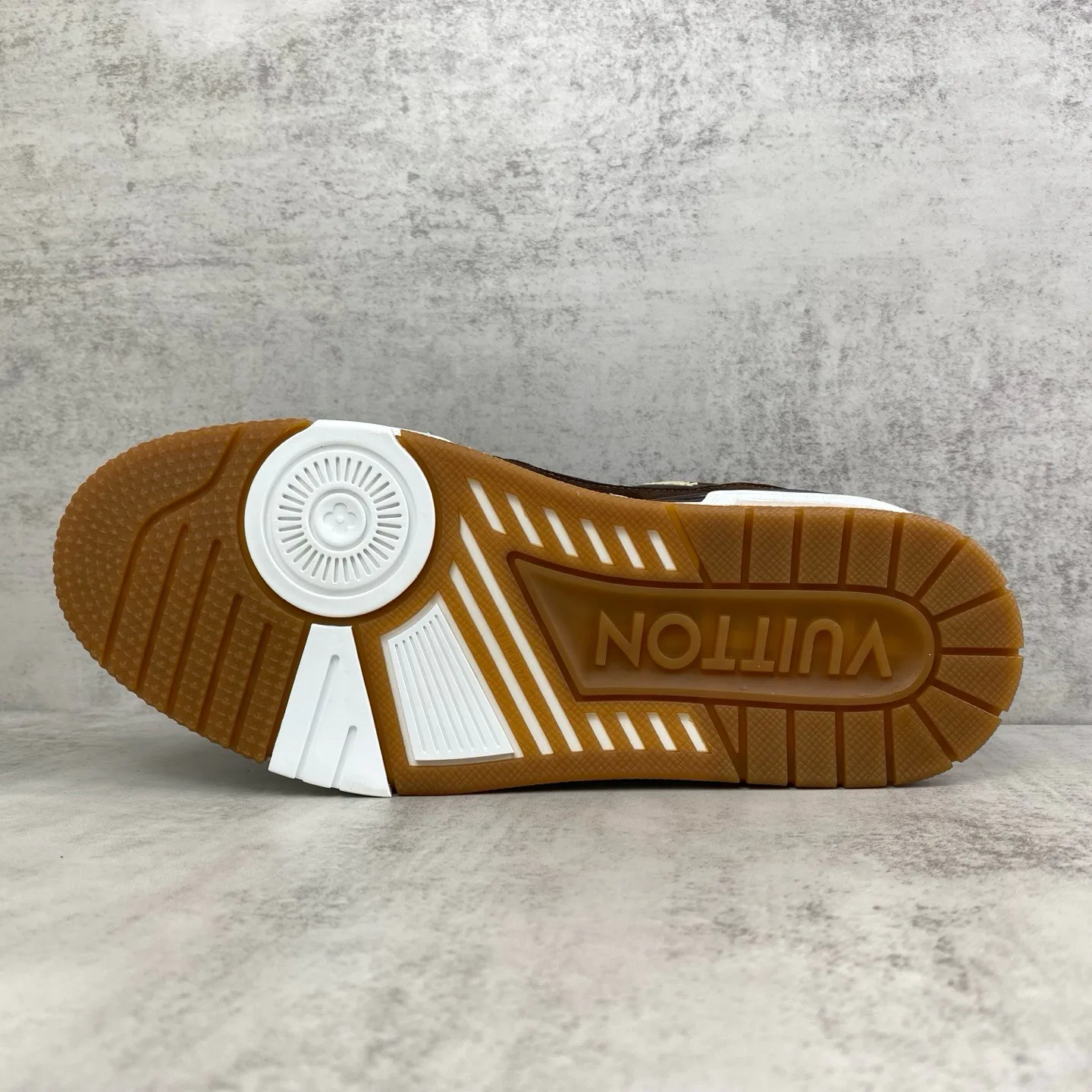 Women's Sneakers LOUIS VUITTON 17961745