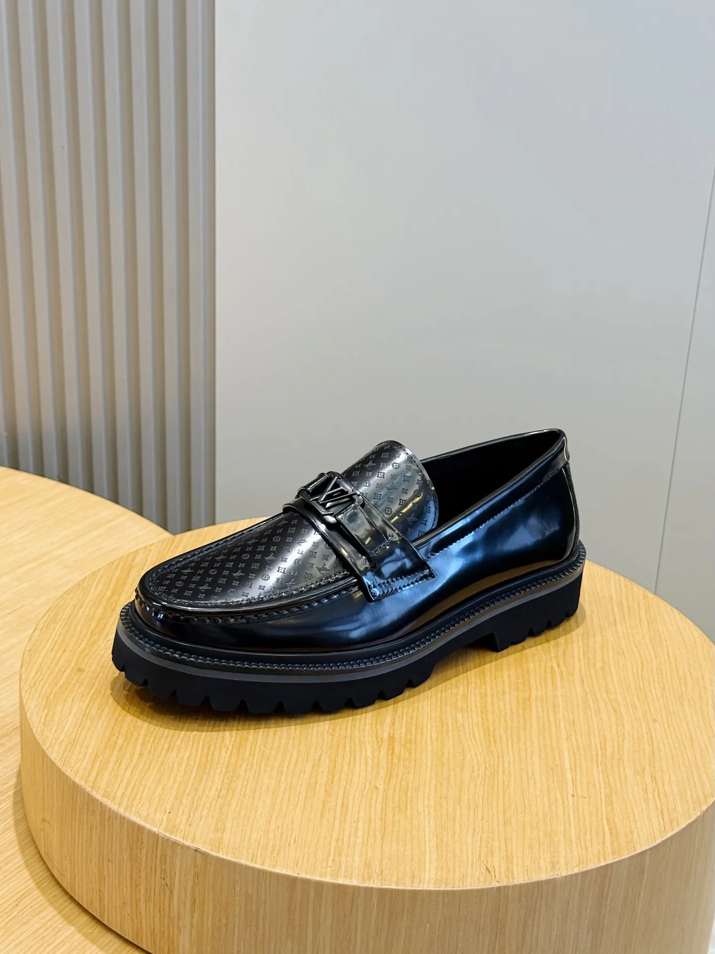 Лоферы И Туфли Мужские Louis Vuitton 18597608